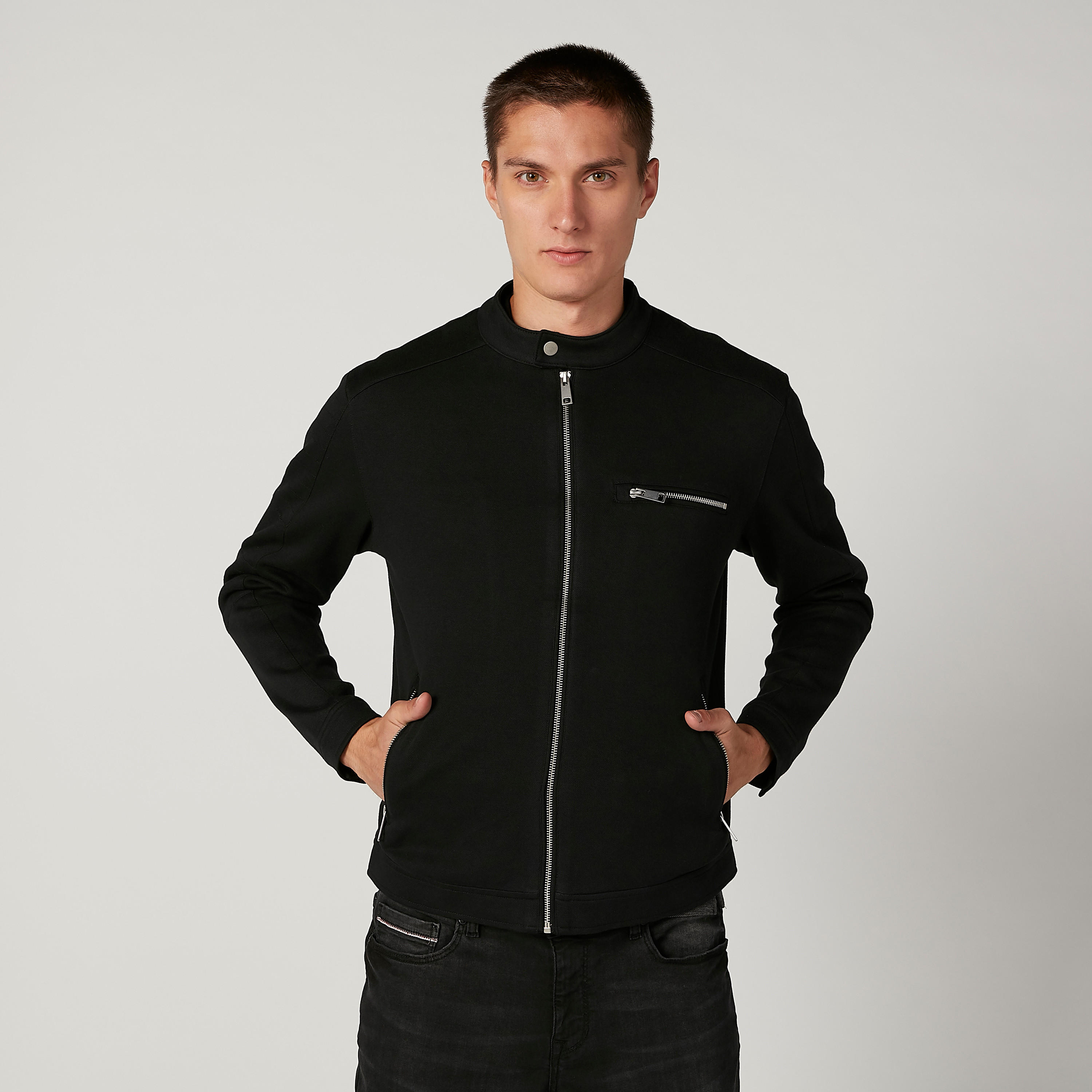 جاكيت بومبر بارز الملمس بأكمام طويلة وتفاصيل جيوب-men-clothing-jacketsandblazers-jackets-image-1