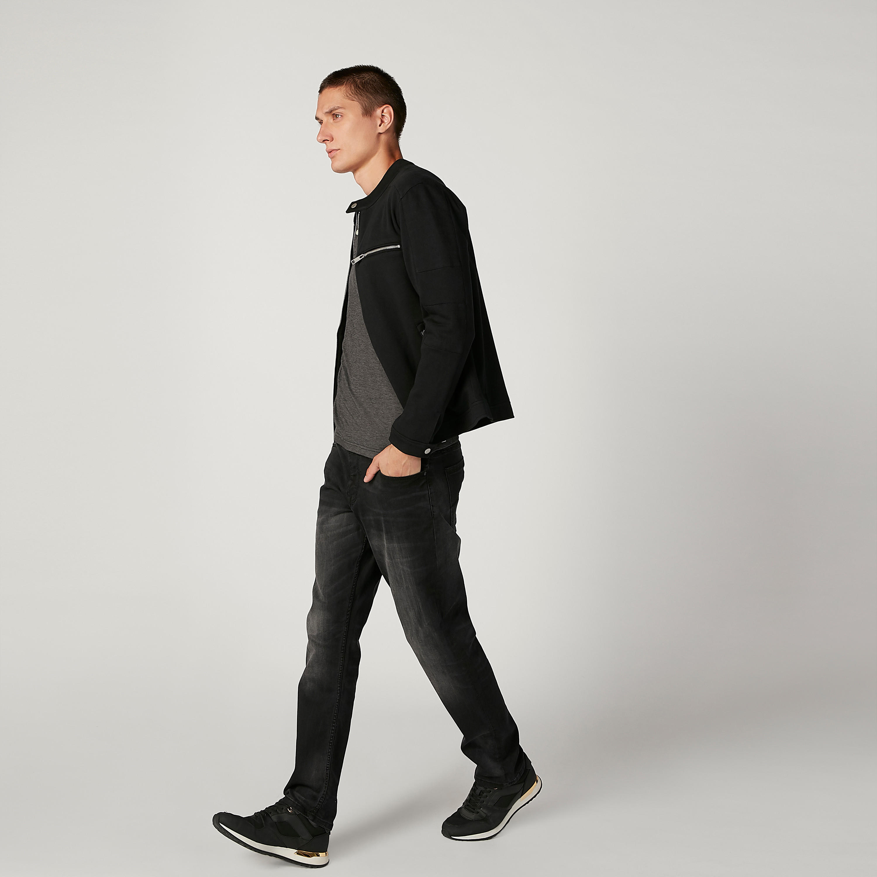 جاكيت بومبر بارز الملمس بأكمام طويلة وتفاصيل جيوب-men-clothing-jacketsandblazers-jackets-image-2