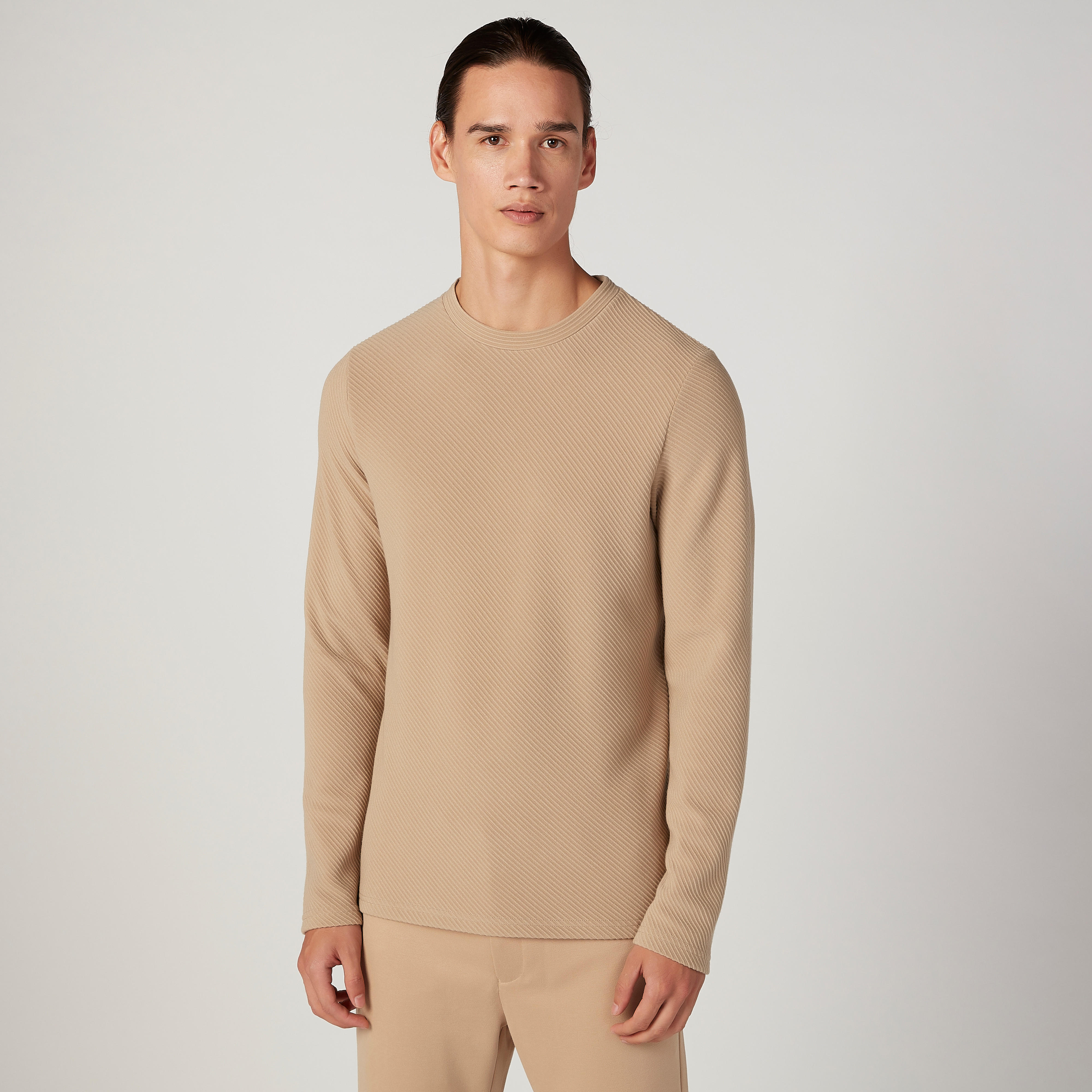 سويت شيرت مستدام بارز الملمس بقصة سليم ورقبة ضيقة وأكمام طويلة -men-winterwear-hoodiesandsweatshirts-image-1
