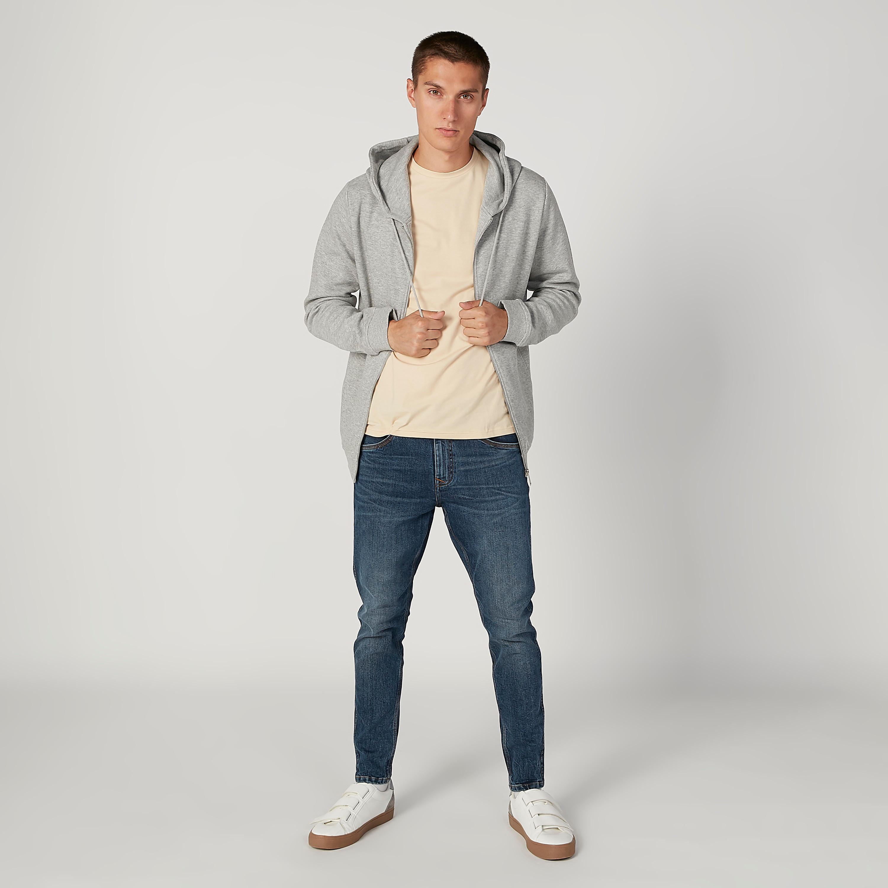 هودي سليم سادة بأكمام طويلة وجيوب-men-winterwear-hoodiesandsweatshirts-image-2