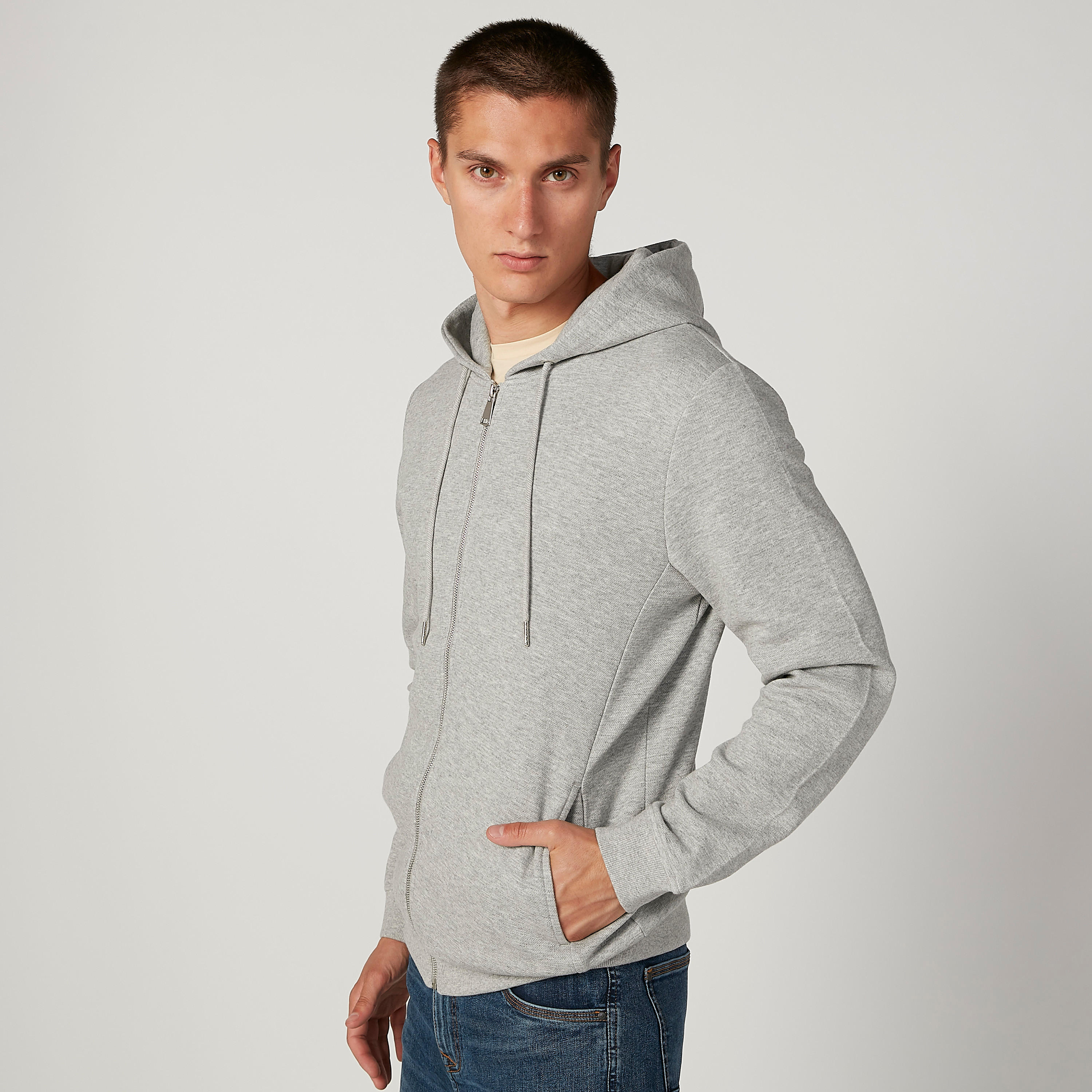 هودي سليم سادة بأكمام طويلة وجيوب-men-winterwear-hoodiesandsweatshirts-image-5
