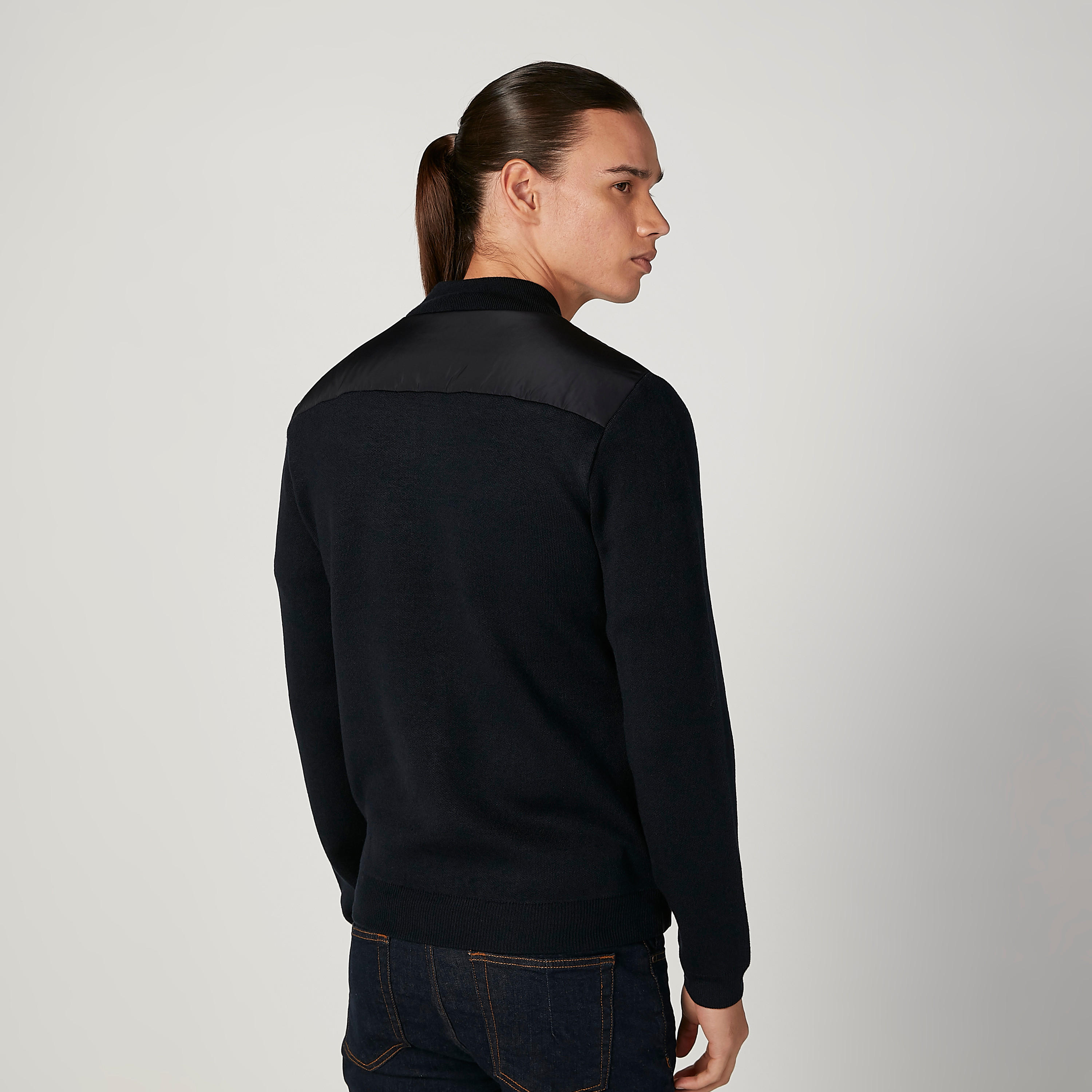 جاكيت بومبر سادة بأكمام طويلة وجيوب-men-clothing-jacketsandblazers-jackets-image-4