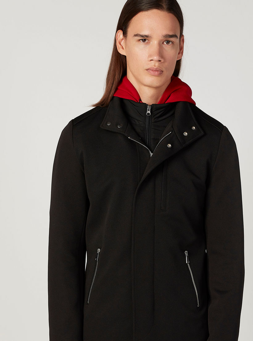 جاكيت مستدام طويل سادة بأكمام طويلة وجيوب -men-clothing-jacketsandblazers-jackets-image-2