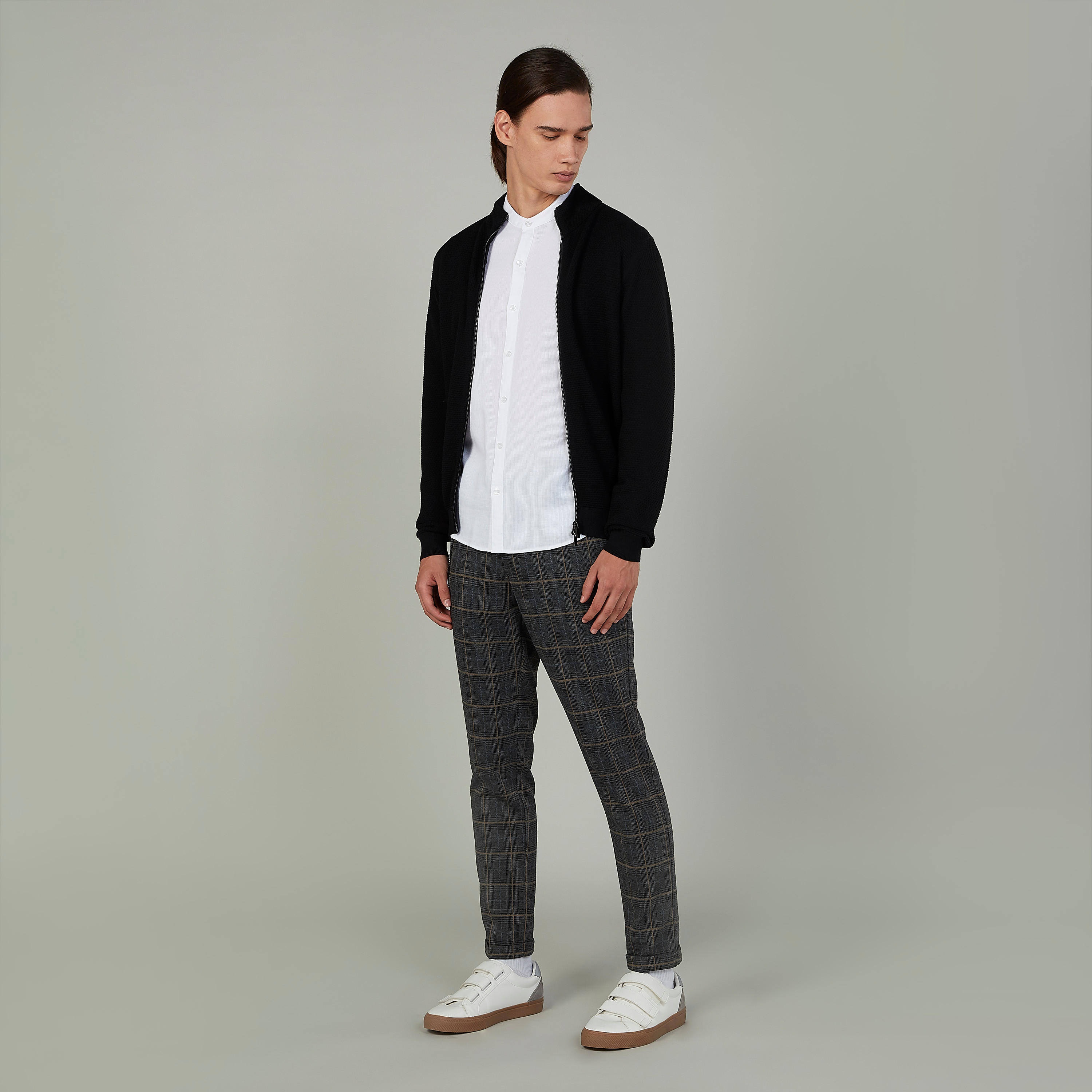 قميص سادة بياقة ماندارين وأكمام طويلة-men-clothing-shirts-image-2