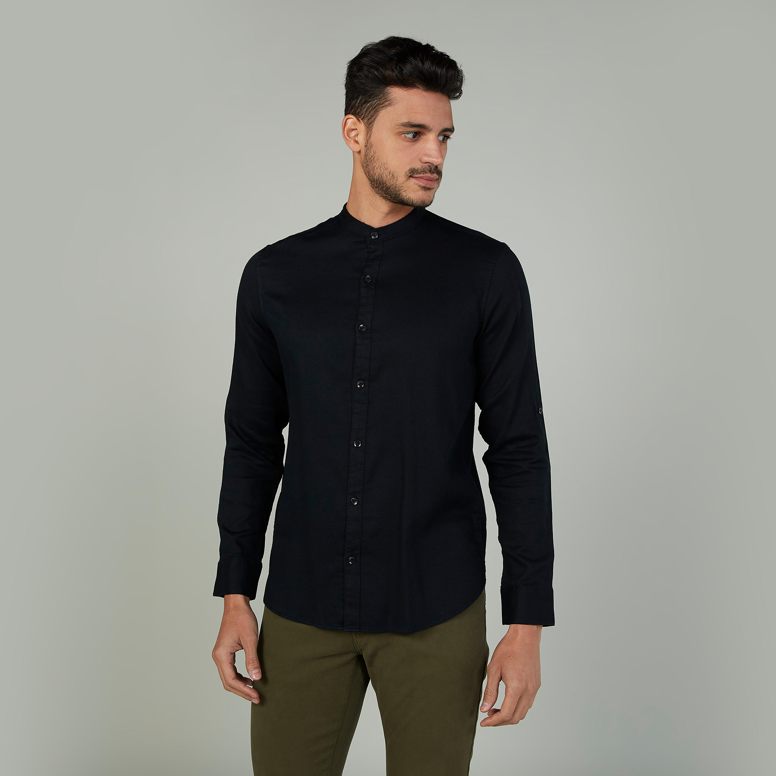 قميص سادة بياقة ماندارين وأكمام طويلة-men-clothing-shirts-image-1