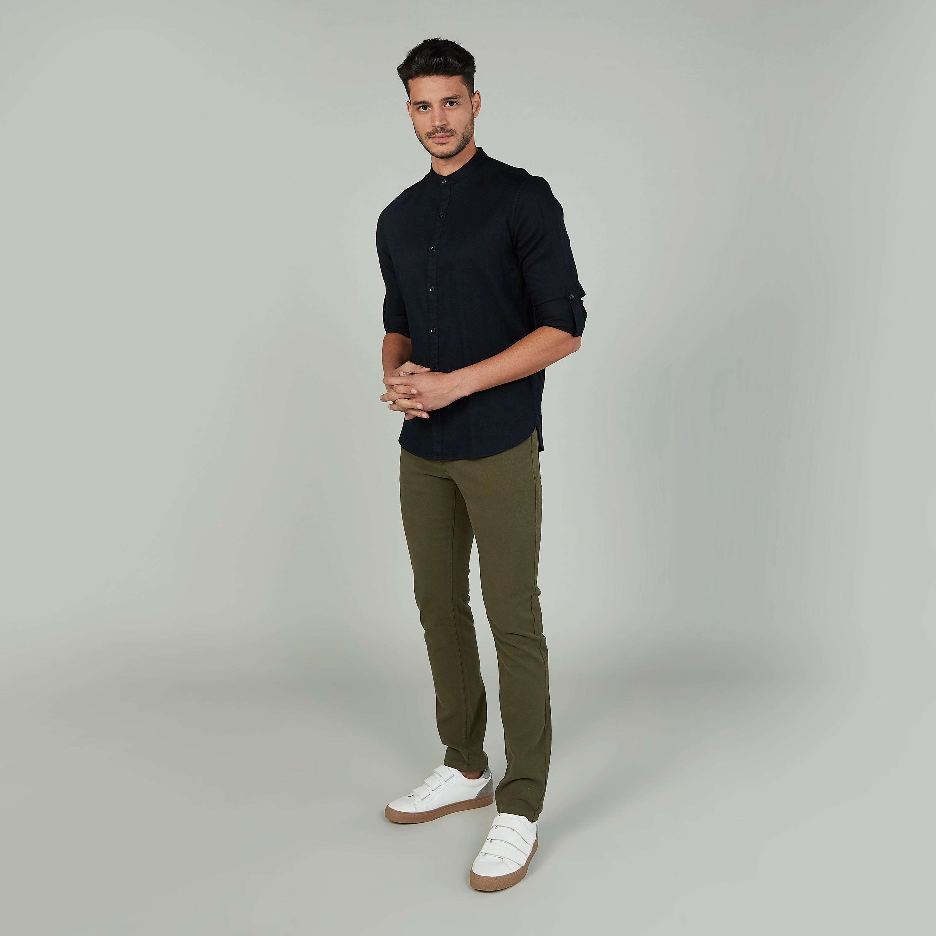 قميص سادة بياقة ماندارين وأكمام طويلة-men-clothing-shirts-image-2