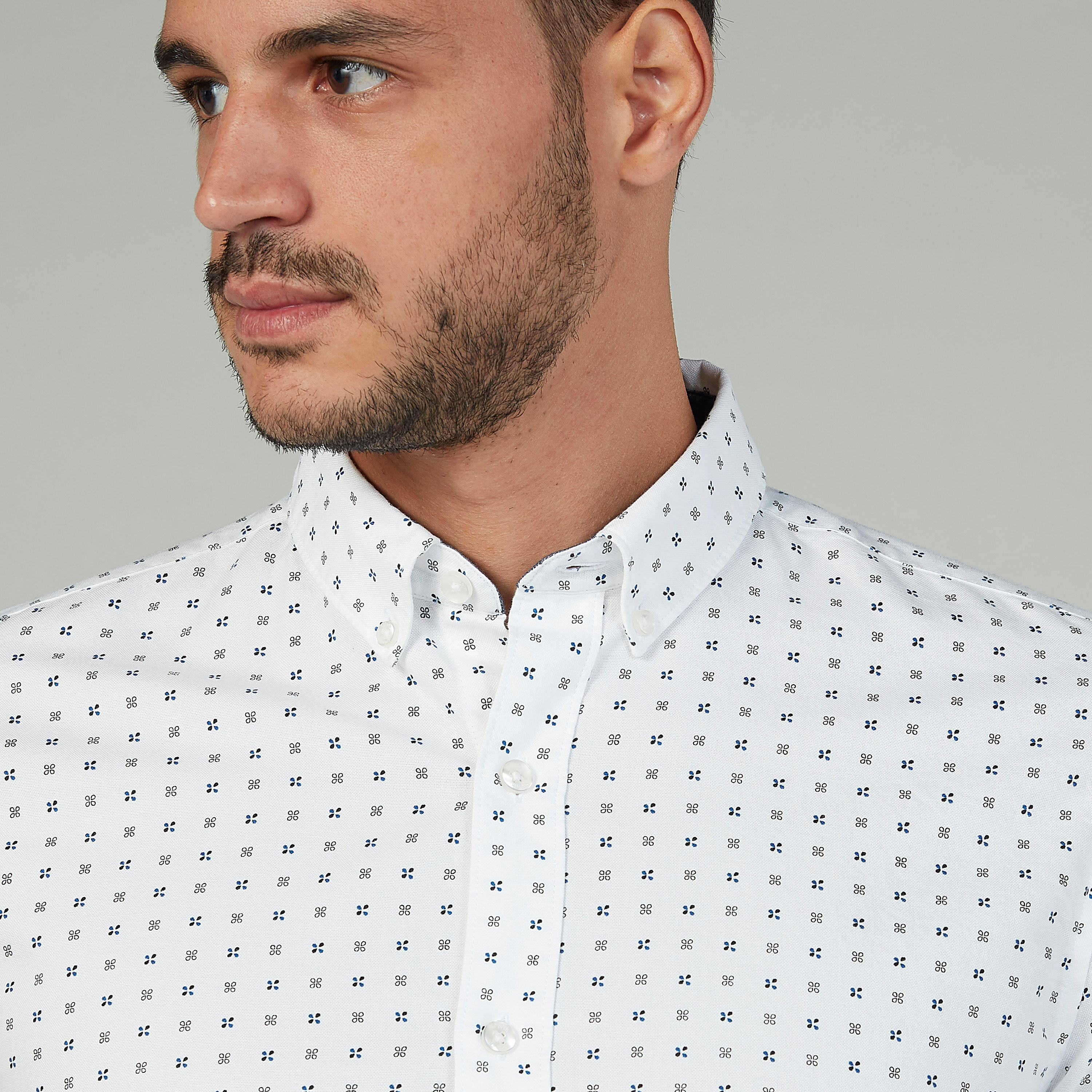 قميص بياقة عاديّة وأكمام طويلة وطبعات-men-clothing-shirts-image-3