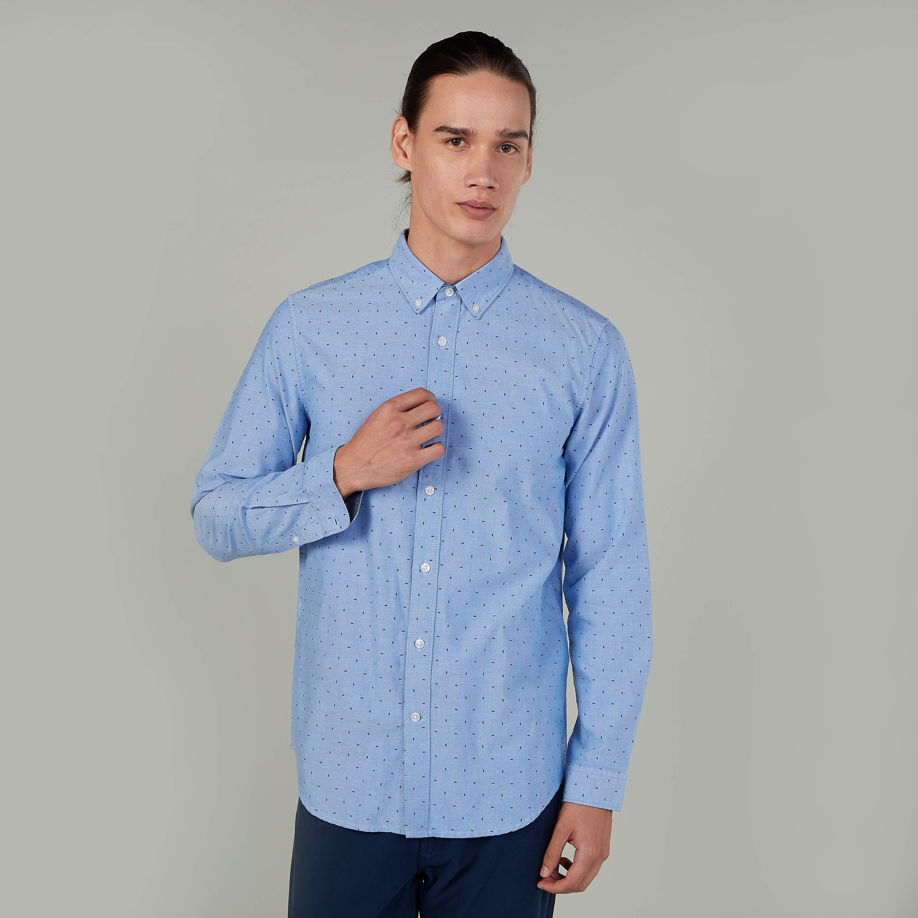 قميص منسوج بياقة بأزرار منخفضة وأكمام طويلة وطبعات-men-clothing-shirts-image-1