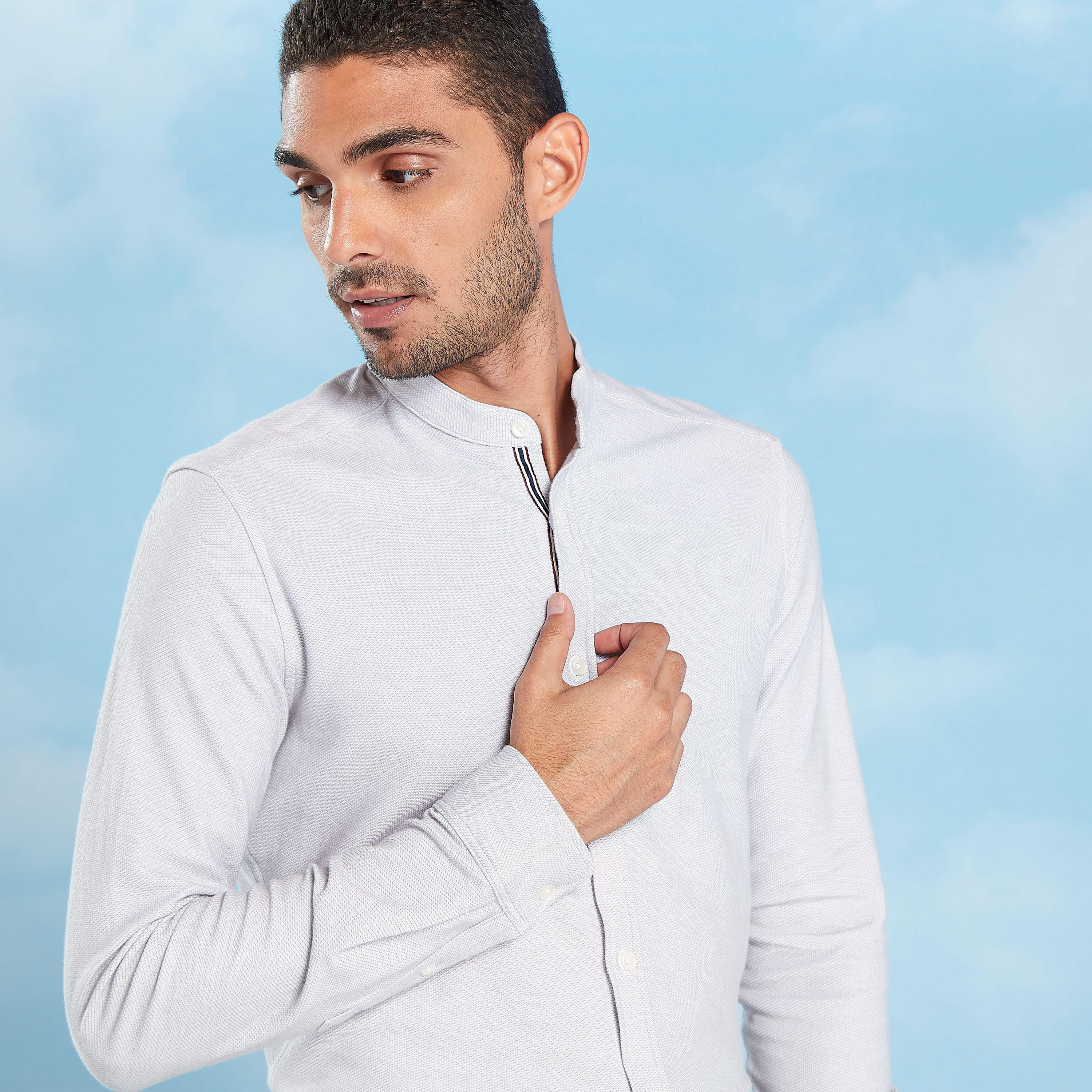 قميص بارز الملمس بياقة ماندارين وأكمام طويلة-men-clothing-shirts-image-3