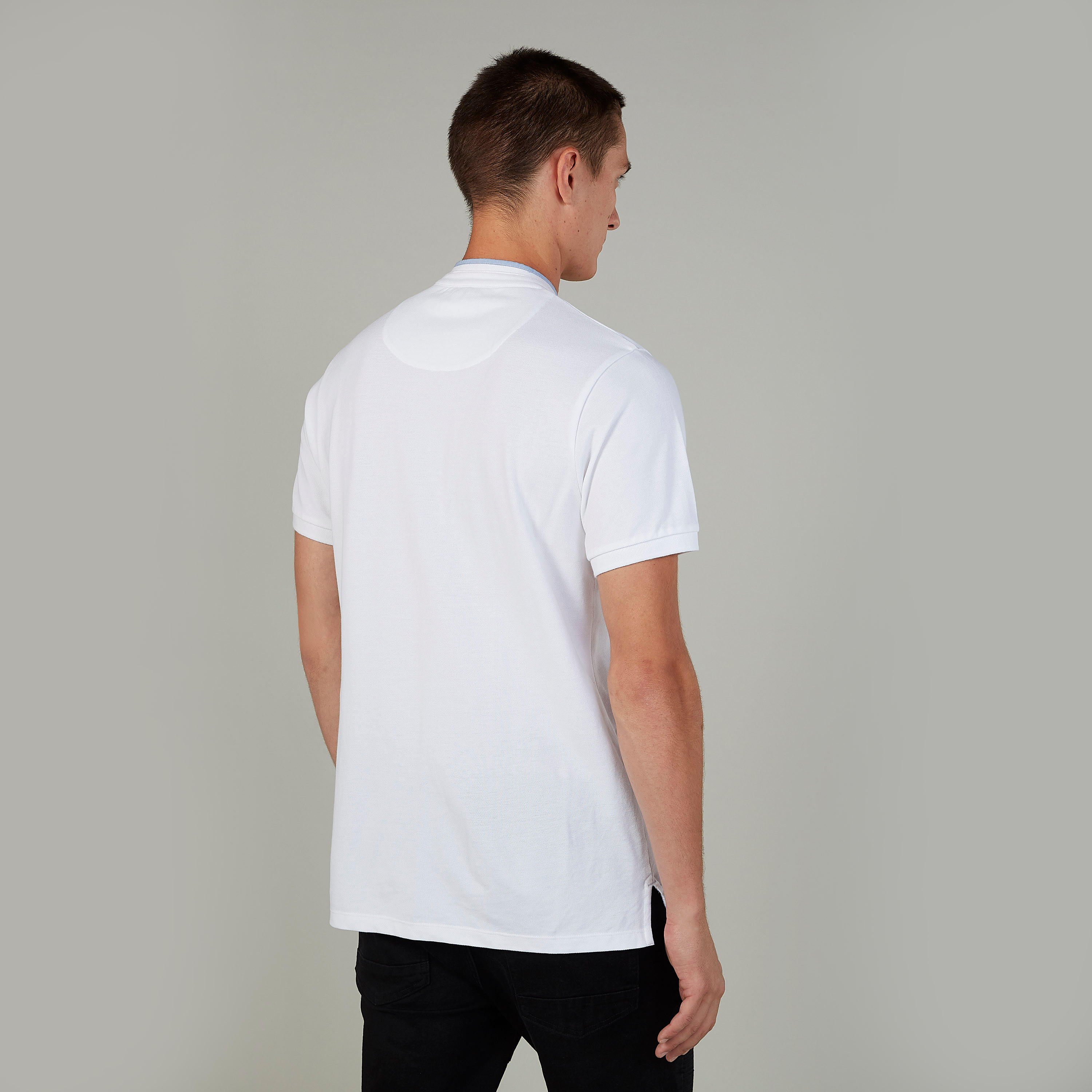 تيشيرت بارز الملمس بياقة هينلي وأكمام قصيرة-men-clothing-tshirtsandpolos-tshirts-image-4