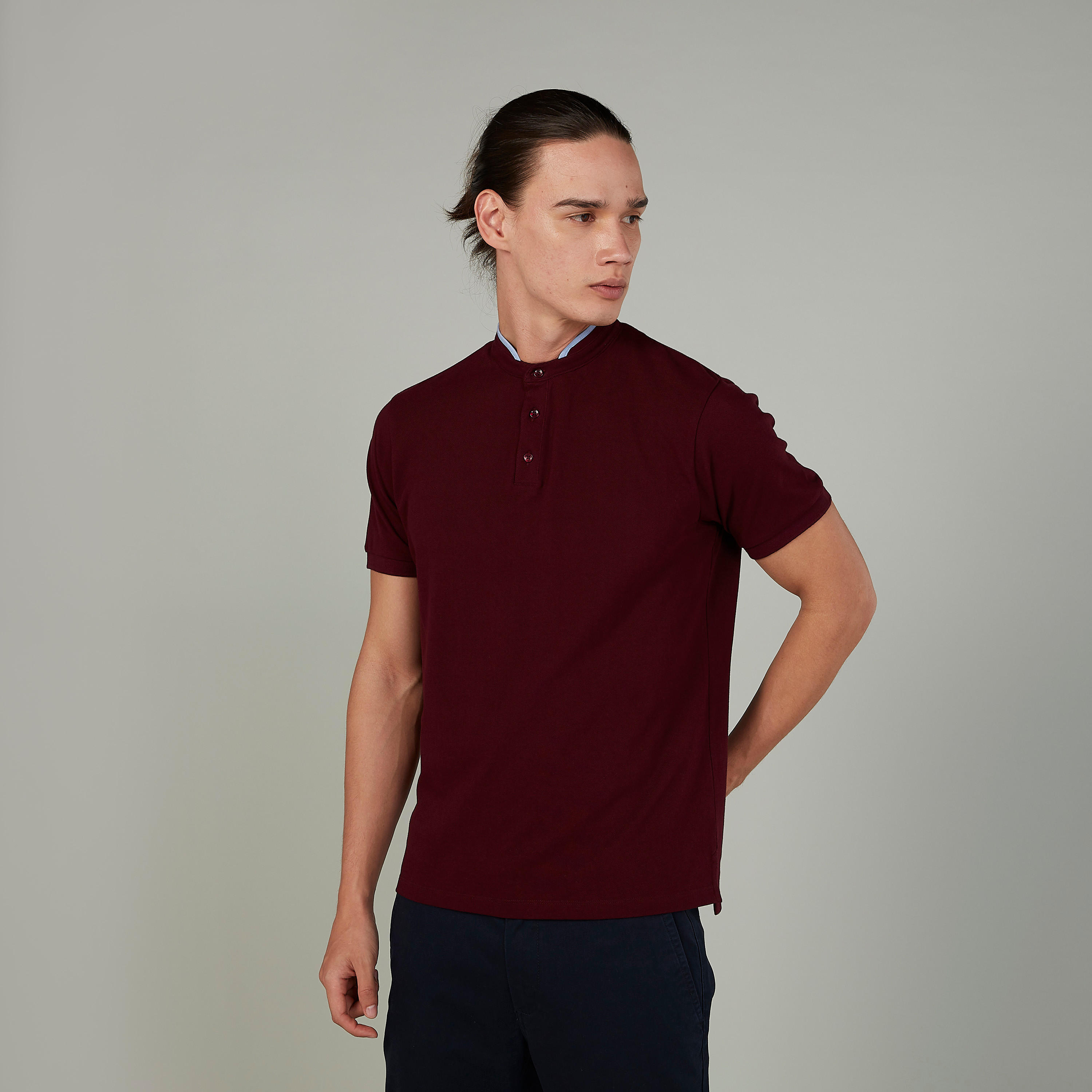 تيشيرت بارز الملمس بياقة ماندراين وأكمام قصيرة-men-clothing-tshirtsandpolos-polos-image-1