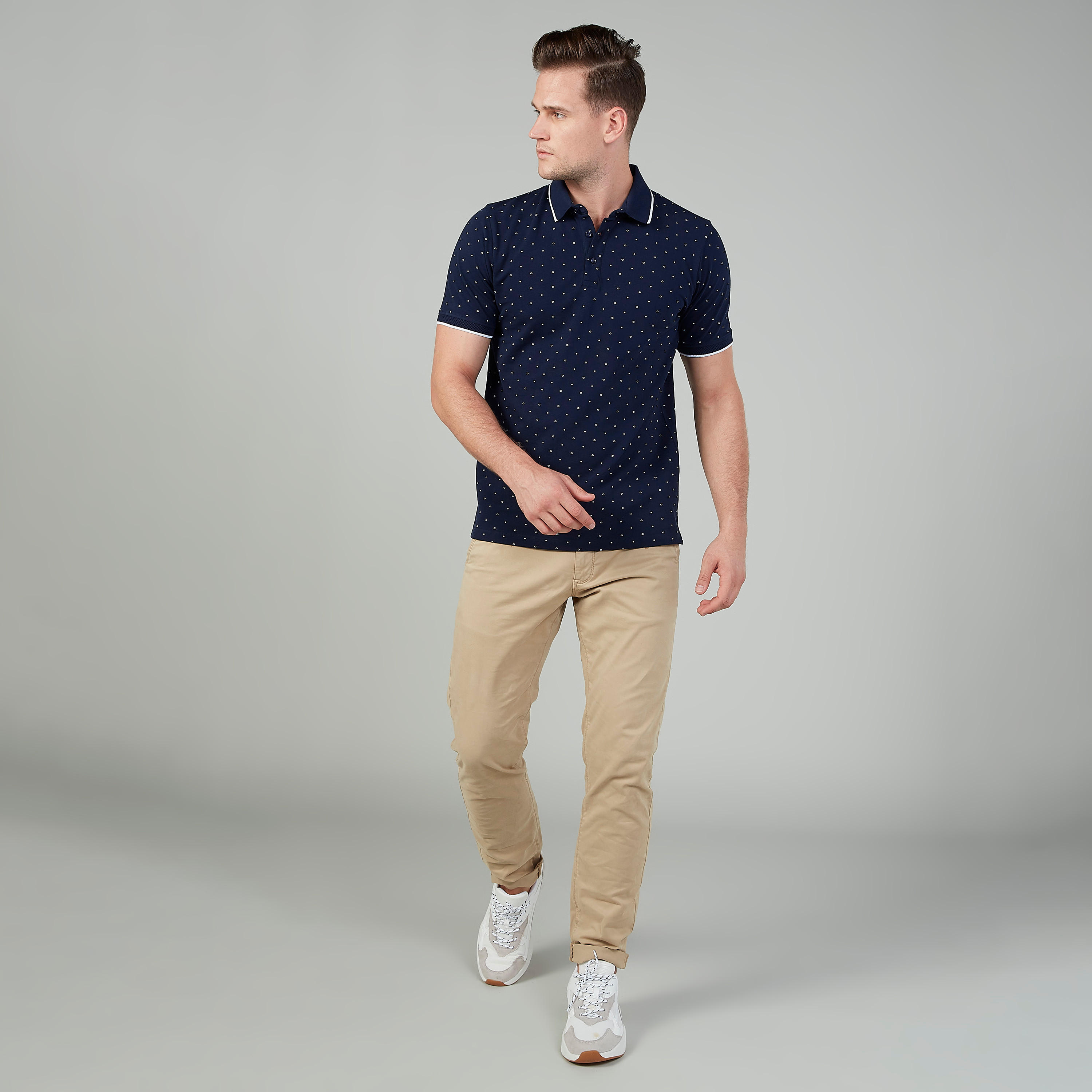 تيشيرت بولو بأكمام قصيرة وطبعات منقّطة-men-clothing-tshirtsandpolos-polos-image-2