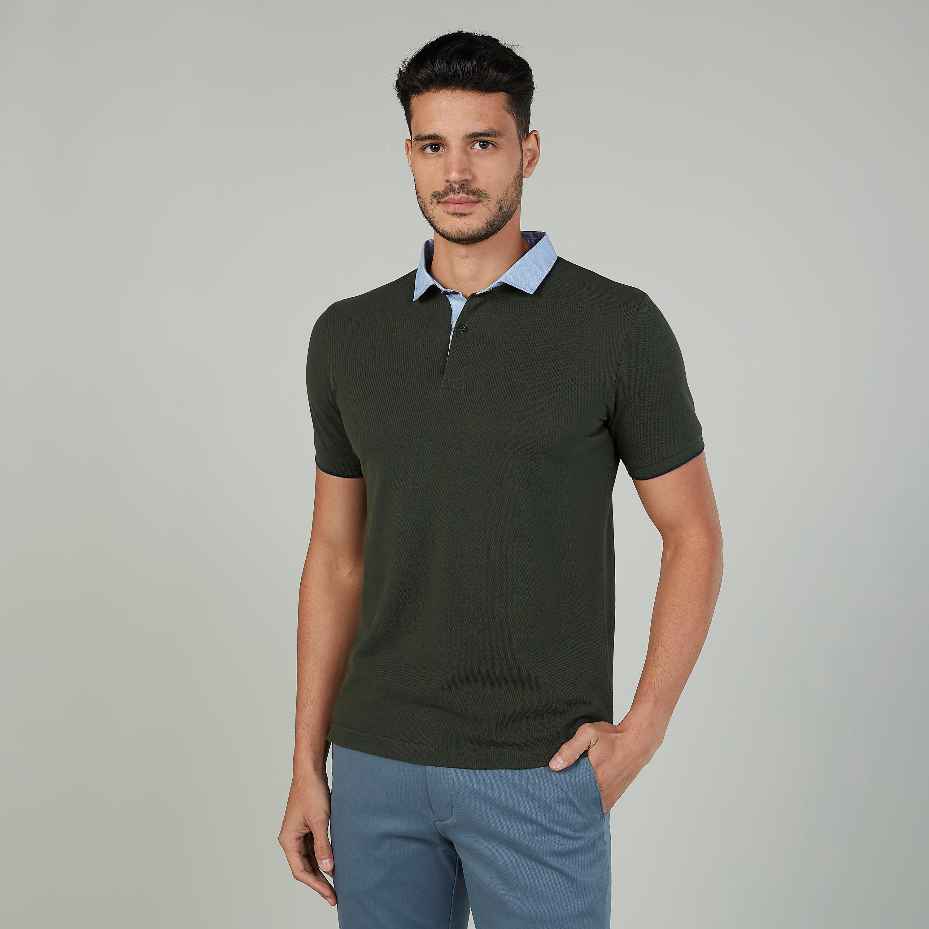 تيشيرت مستدام مقلّم بقصّة سليم وياقة ضيّقة -men-clothing-tshirtsandpolos-polos-image-1