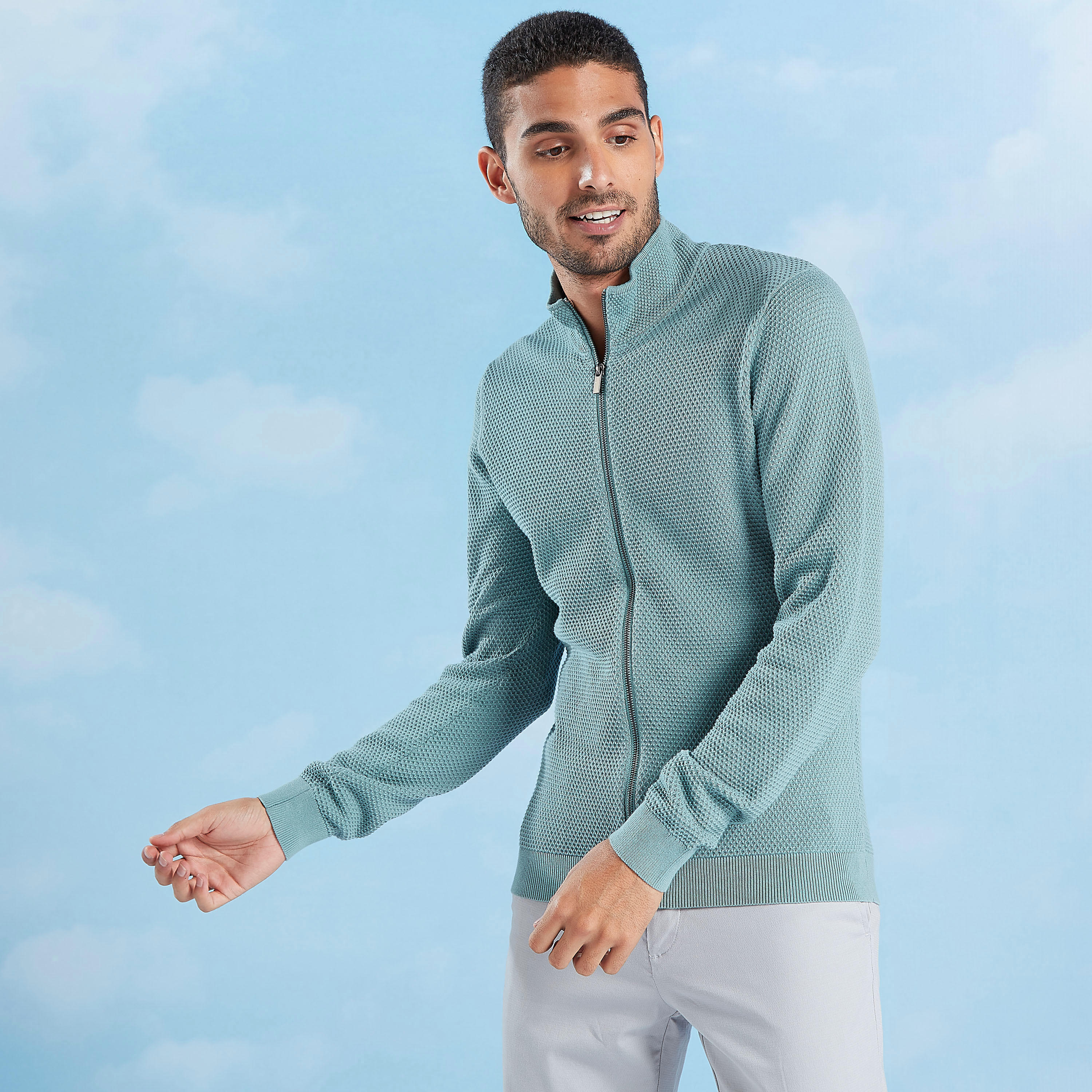 جاكيت سليم بارزة الملمس بياقة عالية وأكمام طويلة-men-winterwear-hoodiesandsweatshirts-image-1