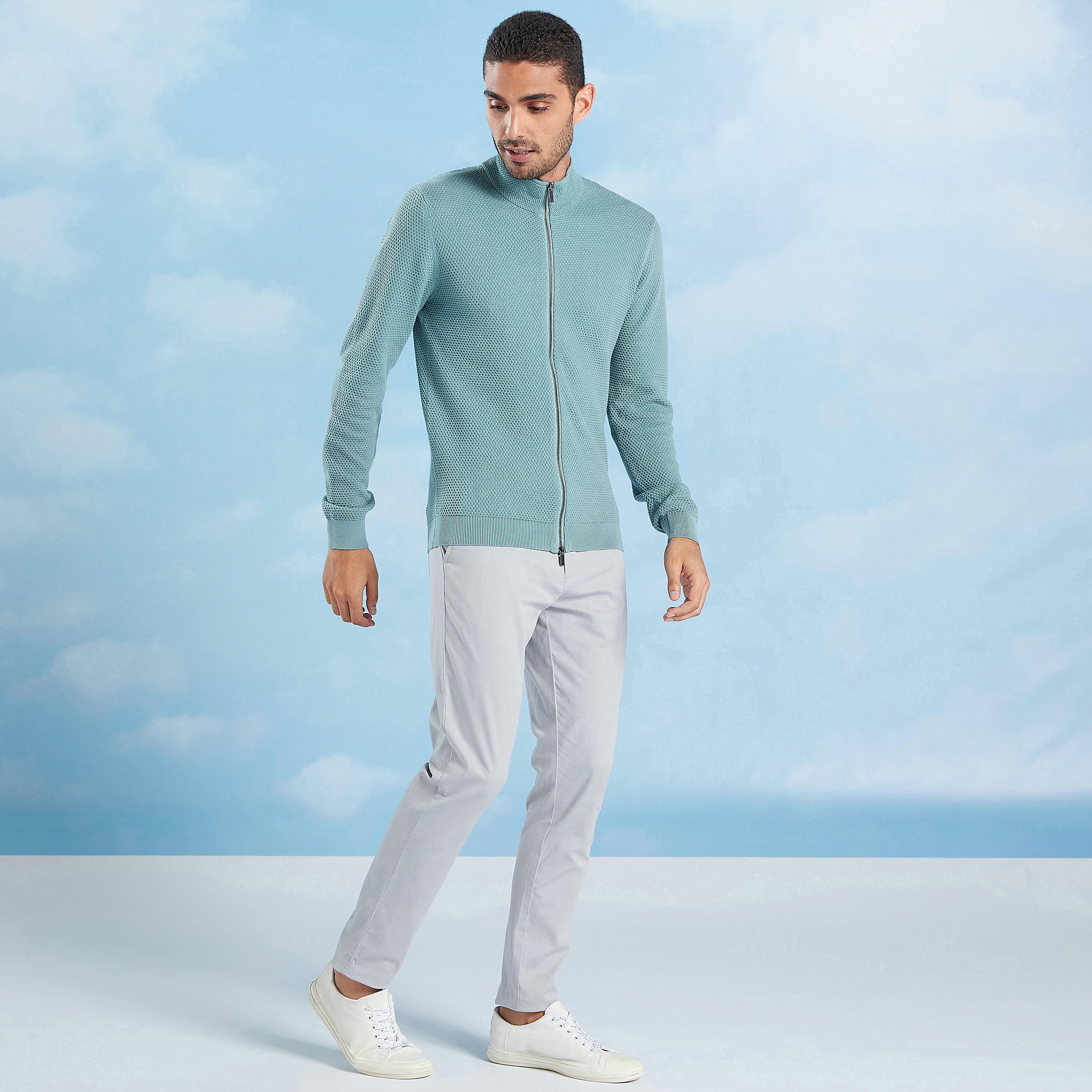 جاكيت سليم بارزة الملمس بياقة عالية وأكمام طويلة-men-winterwear-hoodiesandsweatshirts-image-2