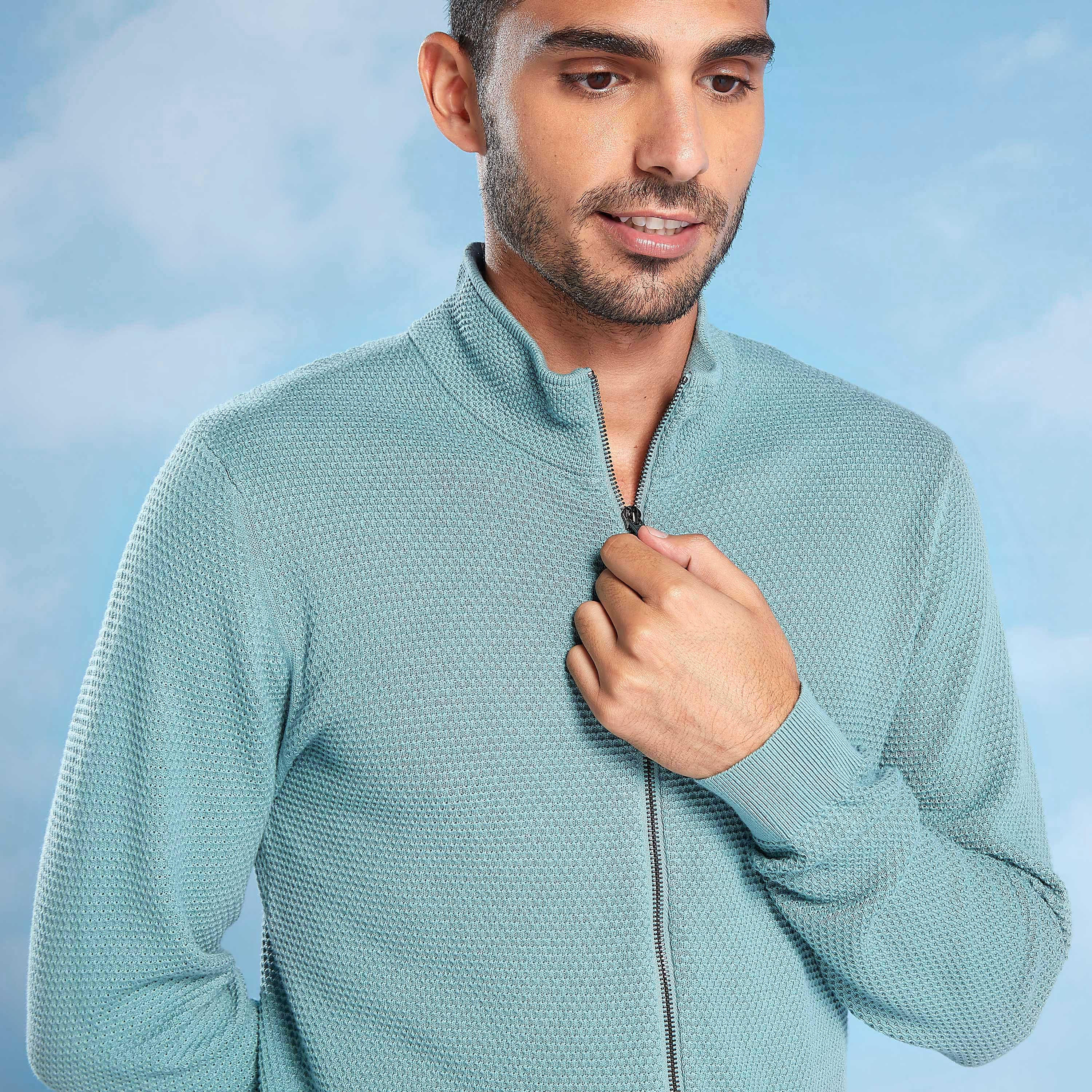 جاكيت سليم بارزة الملمس بياقة عالية وأكمام طويلة-men-winterwear-hoodiesandsweatshirts-image-3