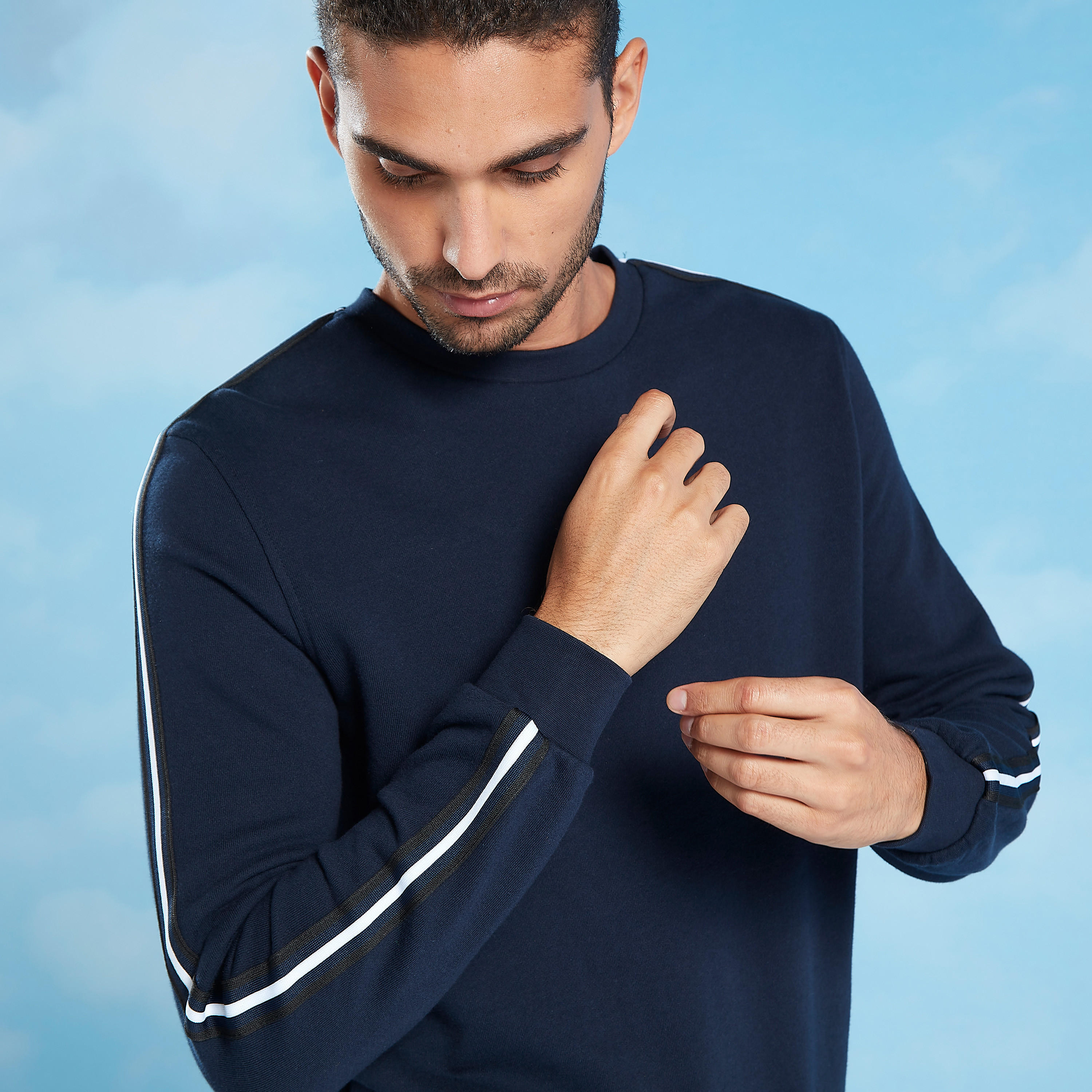 Plain Sweater with Round Neck and Long Sleeves-men-winterwear-hoodiesandsweatshirts-image-4