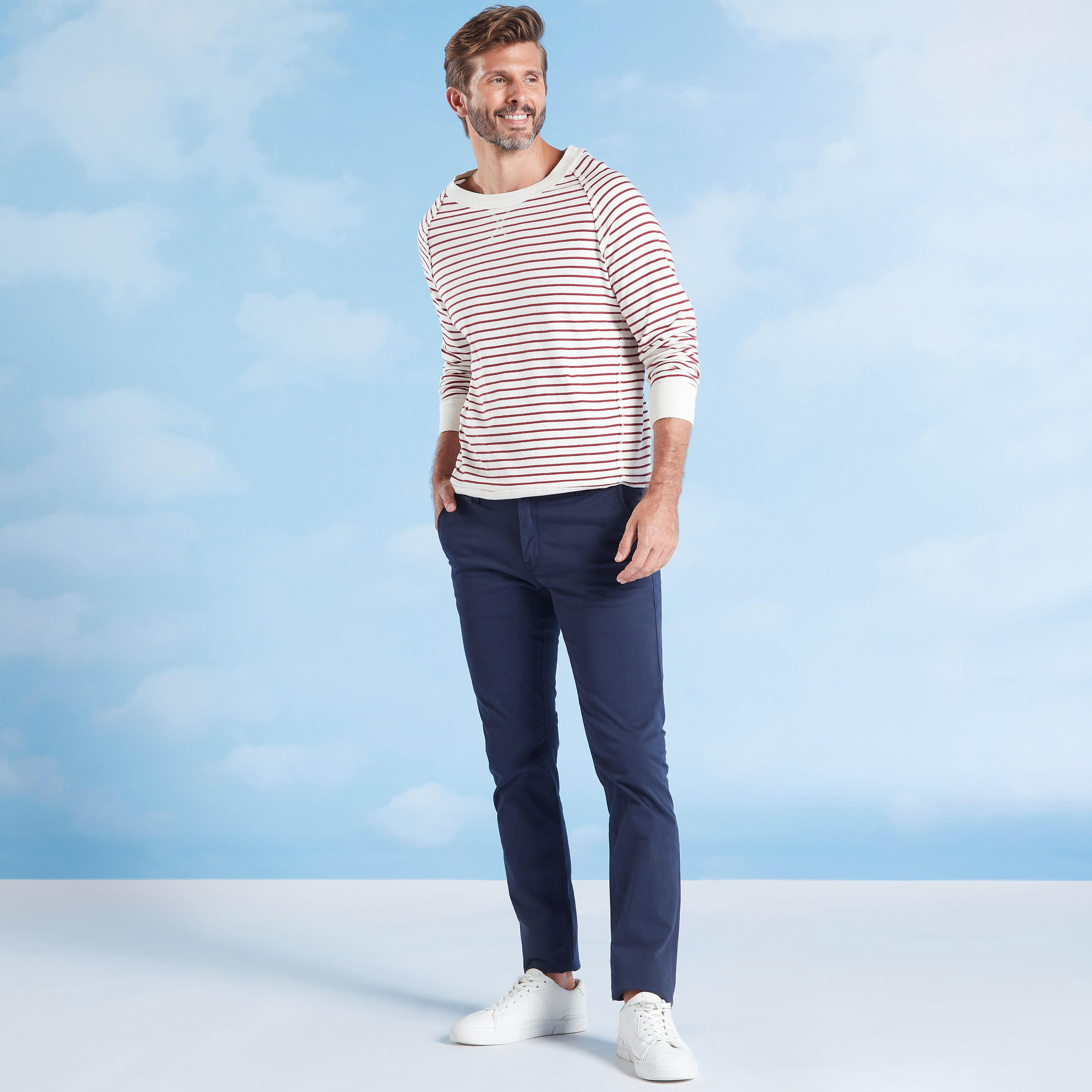 كنزة سليم مخطّطة بياقة مستديرة وأكمام مغايرة-men-clothing-sweatersandpullovers-image-2