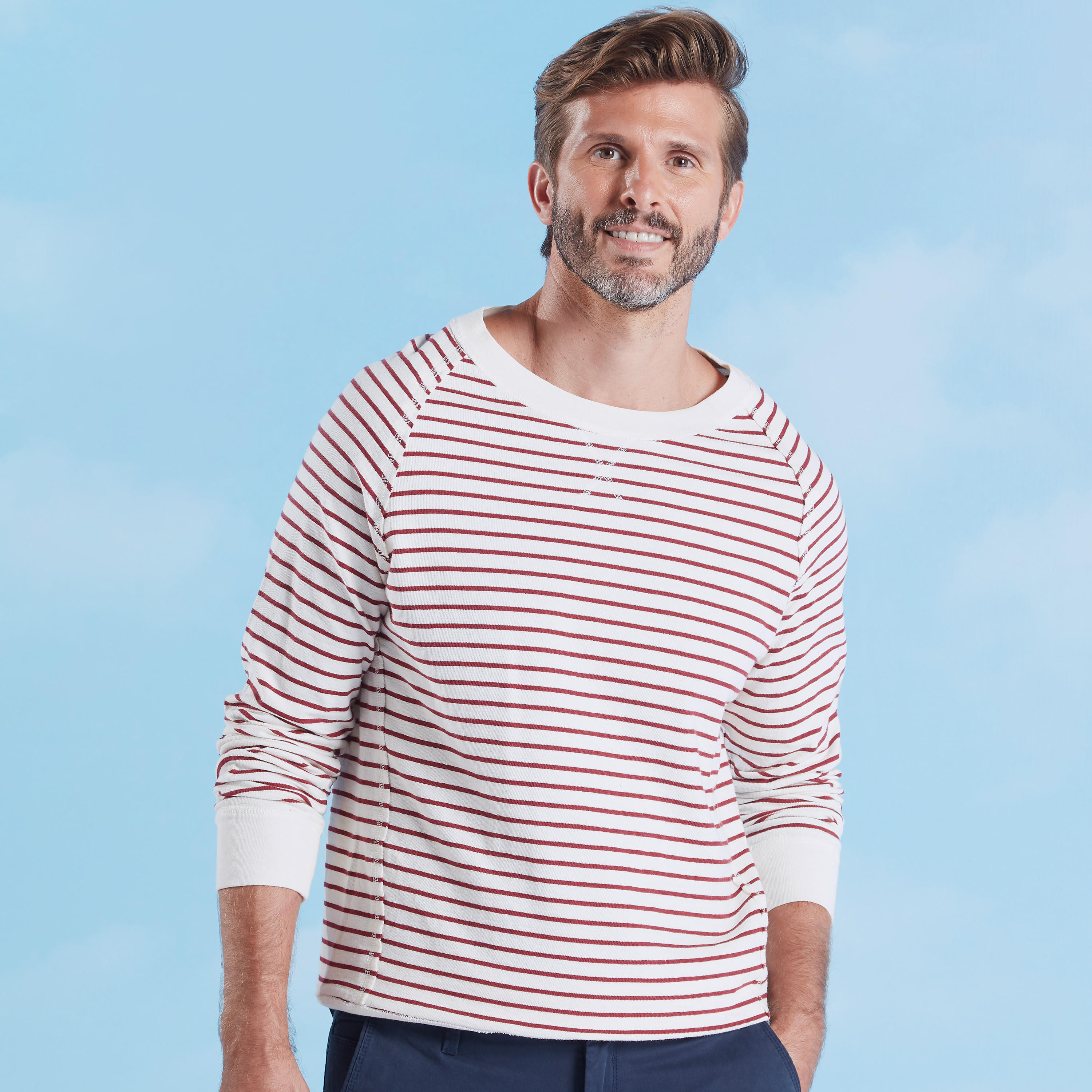 كنزة سليم مخطّطة بياقة مستديرة وأكمام مغايرة-men-clothing-sweatersandpullovers-image-3