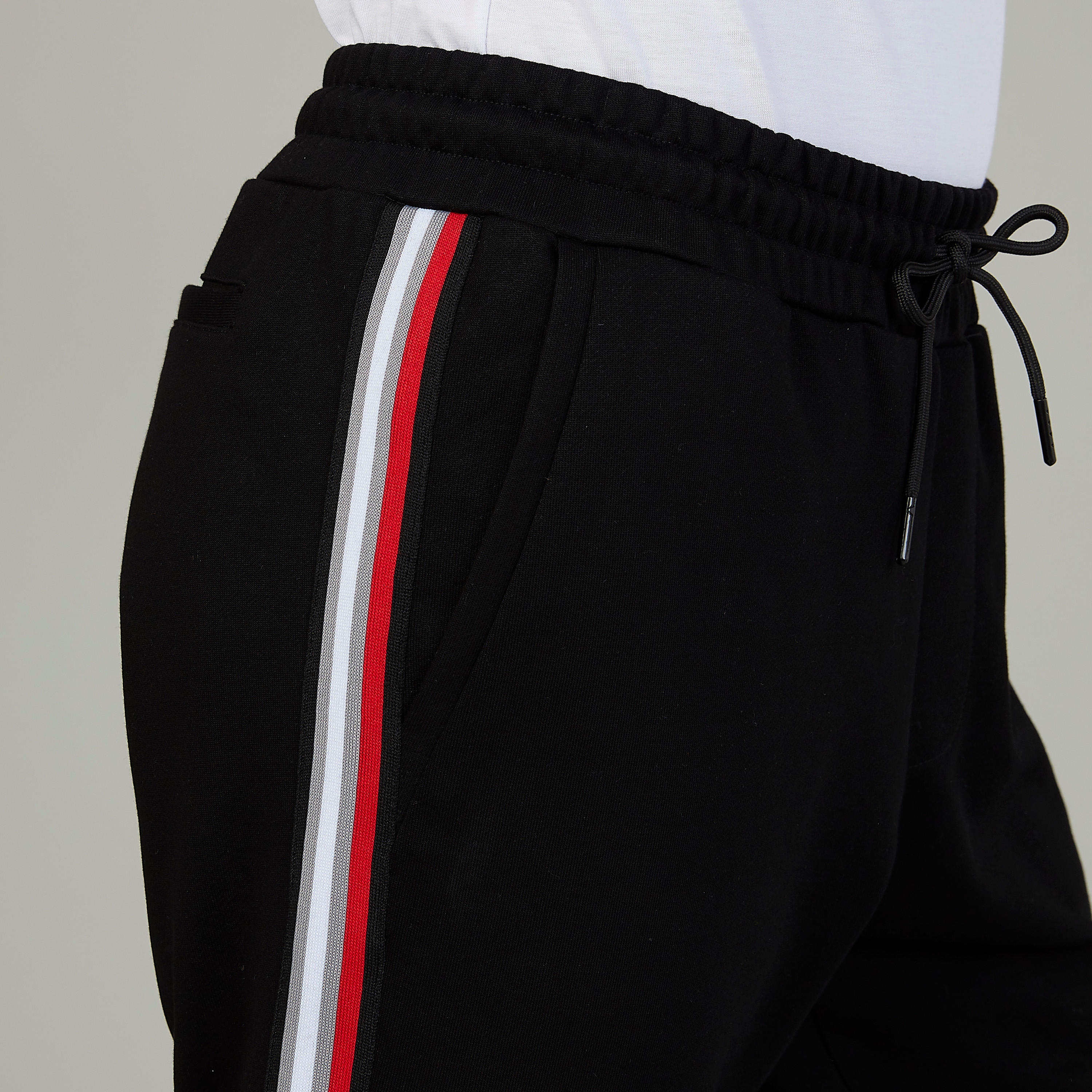 بنطلون رياضي طويل مخطط بقصّة سليم وجيوب-men-clothing-bottoms-joggers-image-3