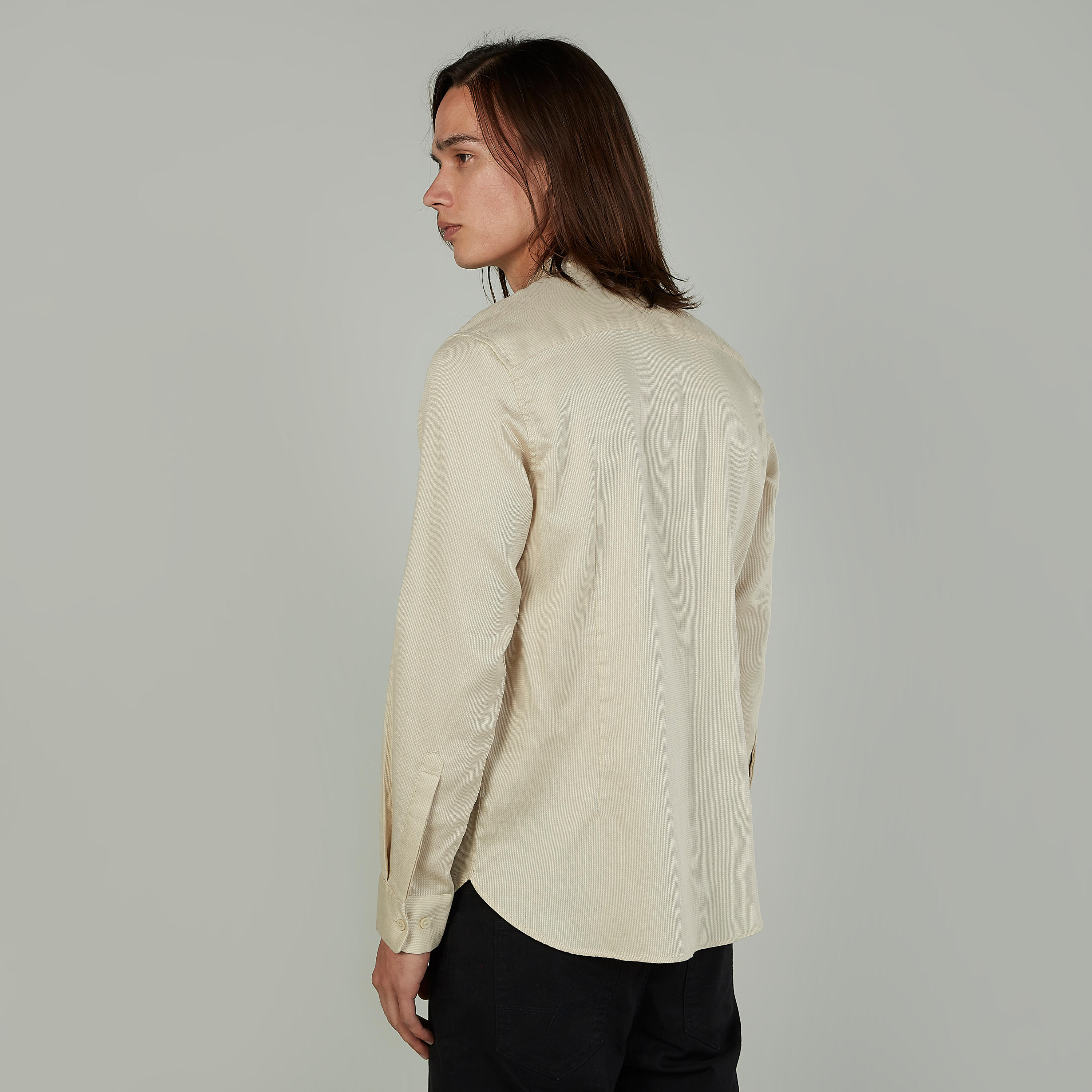قميص بارز الملمس بياقة ماندارين وأكمام طويلة-men-clothing-shirts-image-4