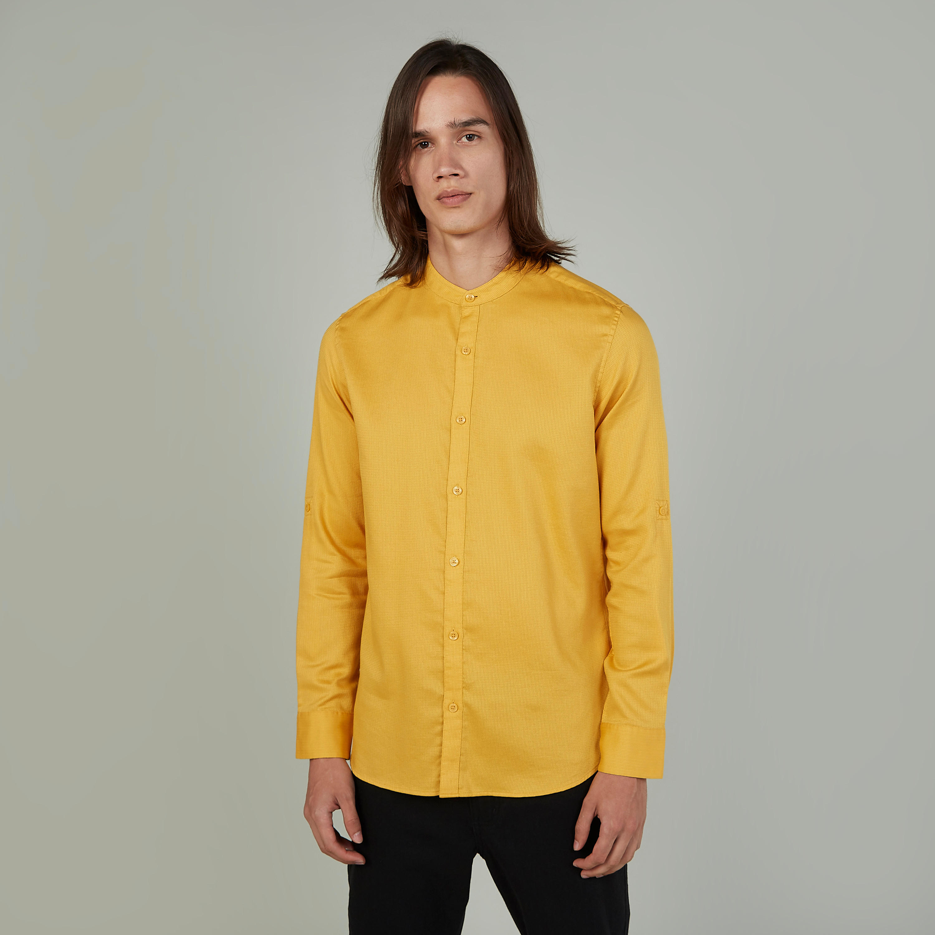 قميص بارز الملمس بياقة ماندارين وأكمام طويلة-men-clothing-shirts-image-1