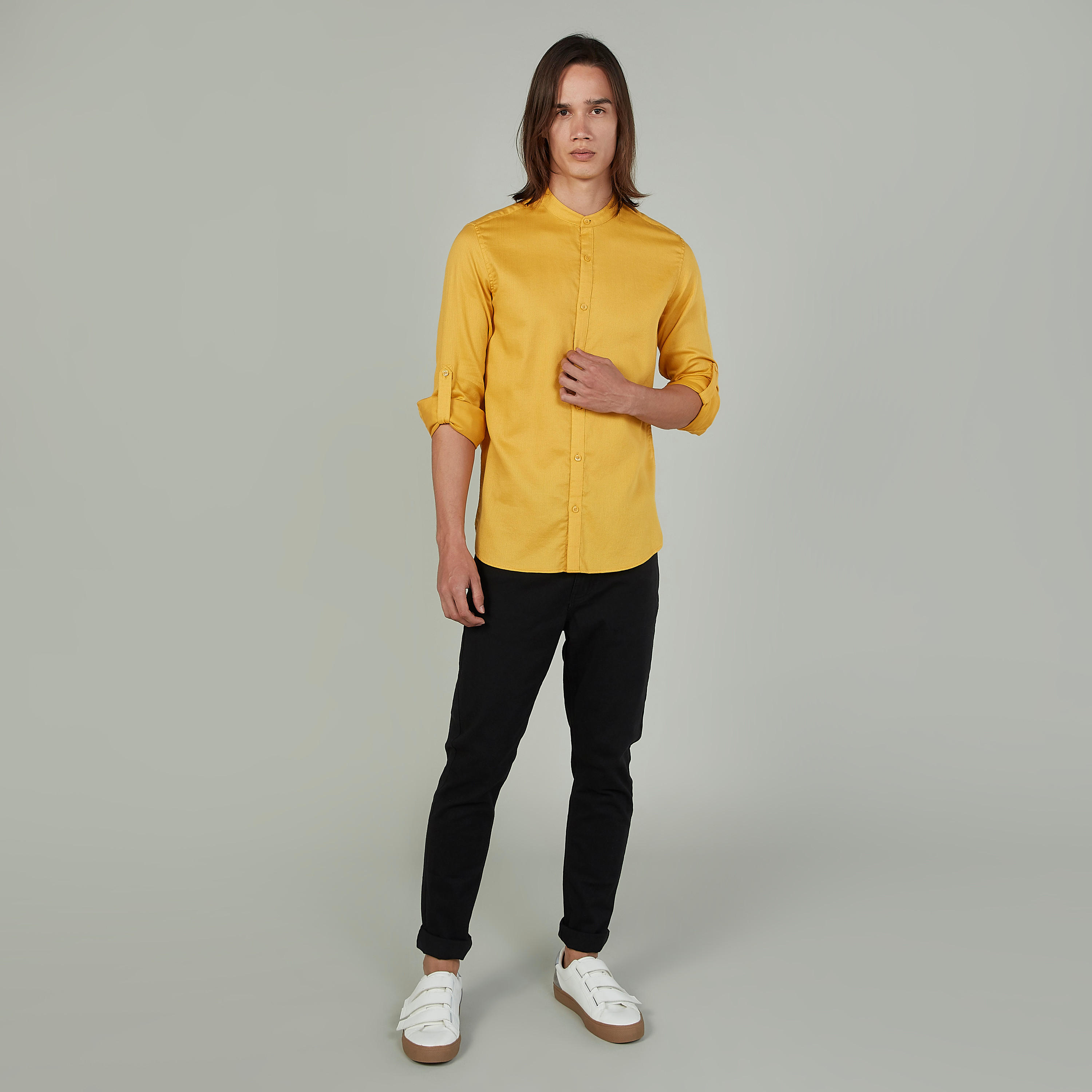 قميص بارز الملمس بياقة ماندارين وأكمام طويلة-men-clothing-shirts-image-2