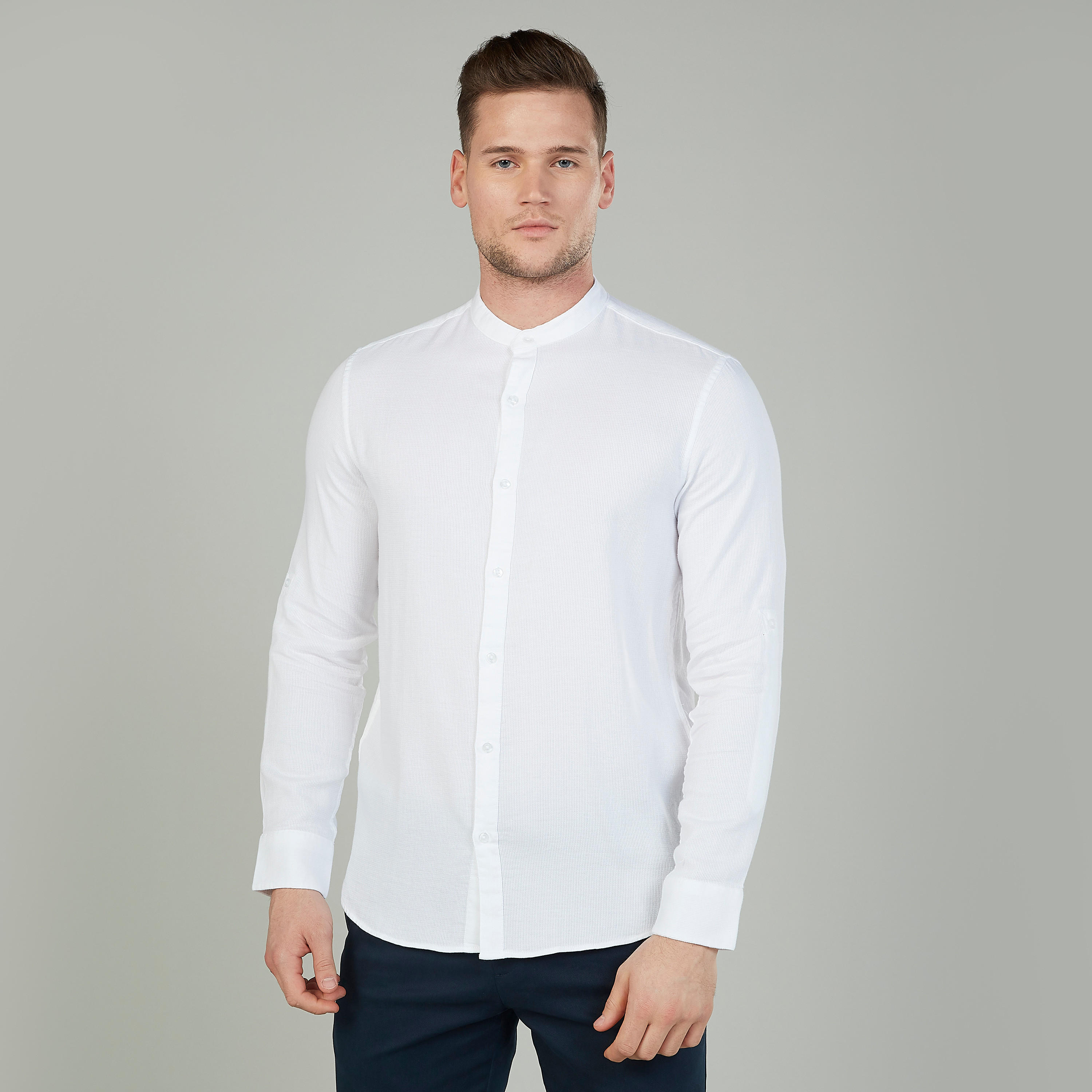 قميص سادة بياقة ماندارين وأكمام طويلة-men-clothing-shirts-image-1