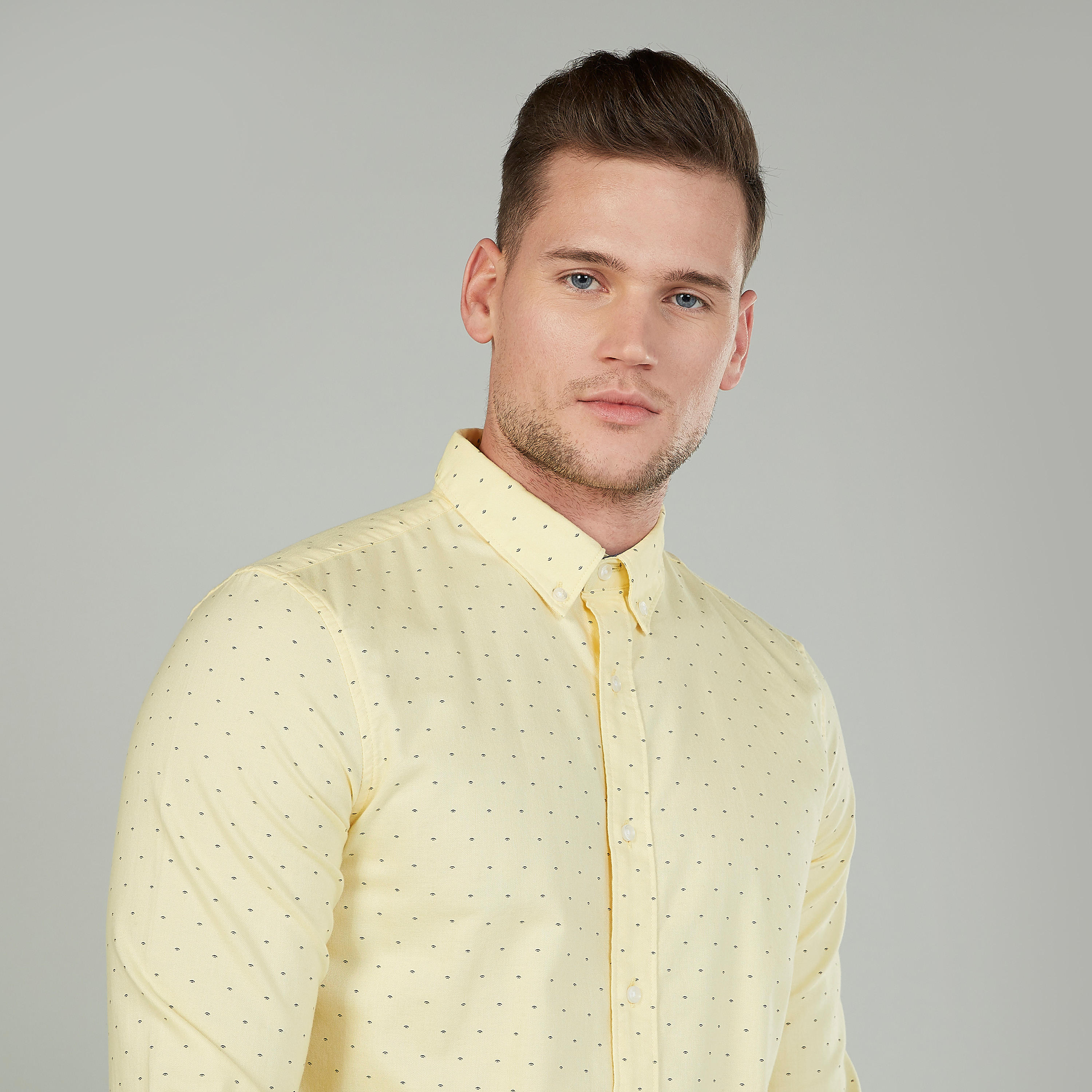قميص بطبعات بياقة عادية وأكمام طويلة-men-clothing-shirts-image-3