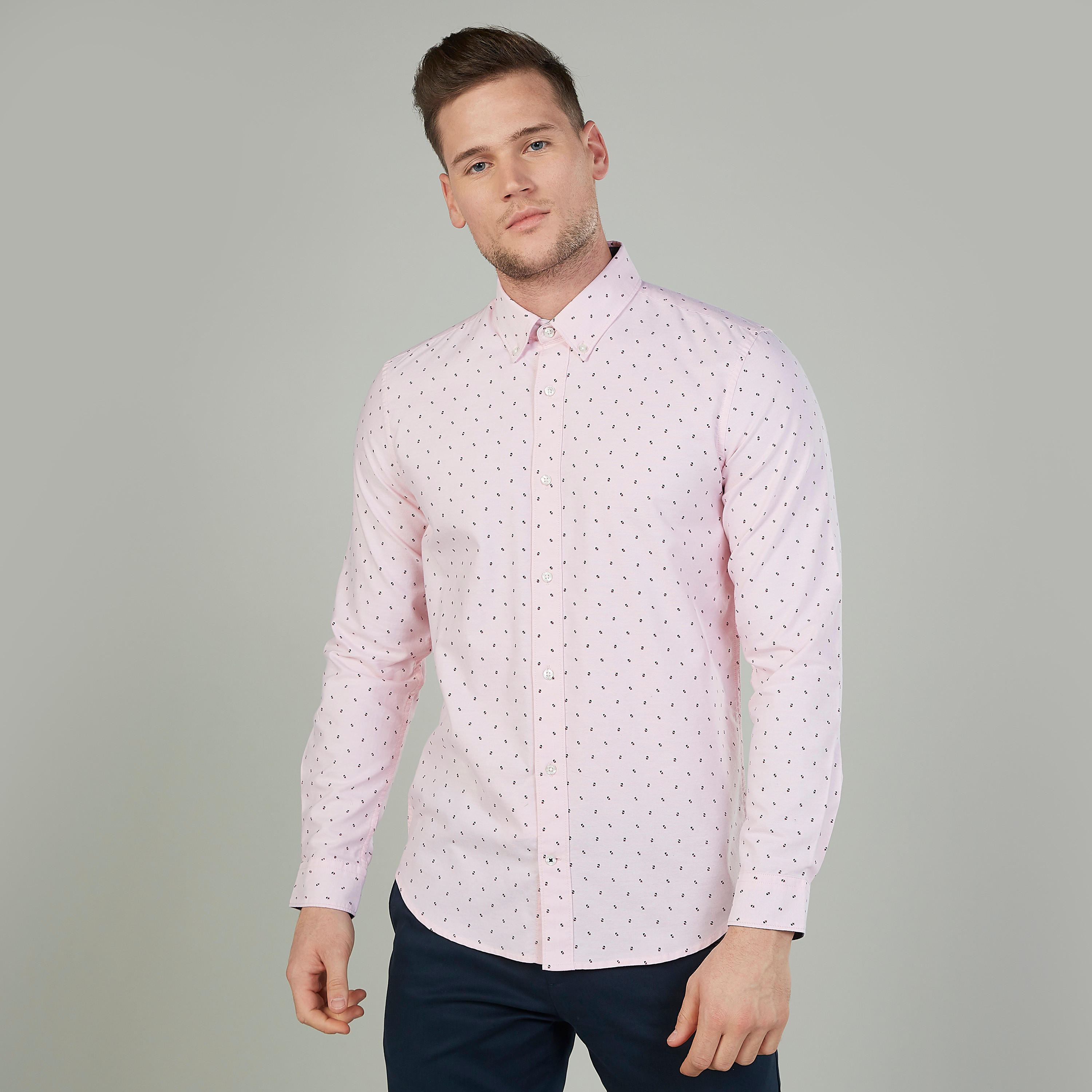قميص بطبعات بياقة عادية وأكمام طويلة-men-clothing-shirts-image-1