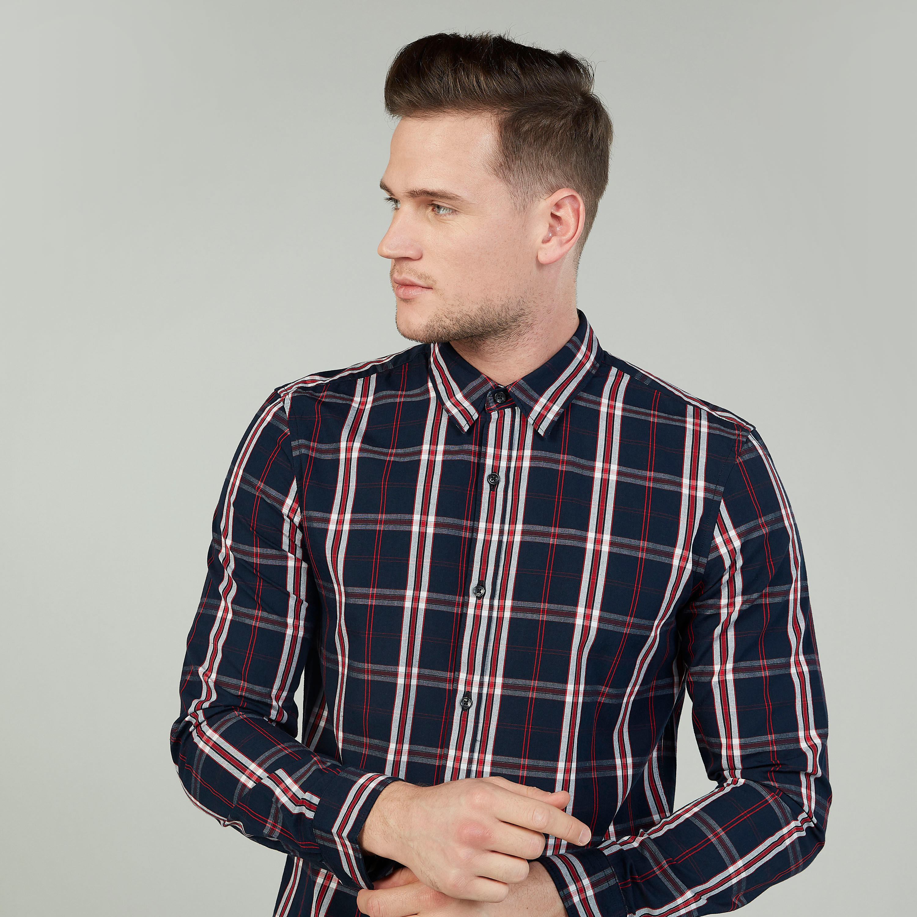 قميص كاروهات بياقة عادية وأكمام طويلة-men-clothing-shirts-image-3