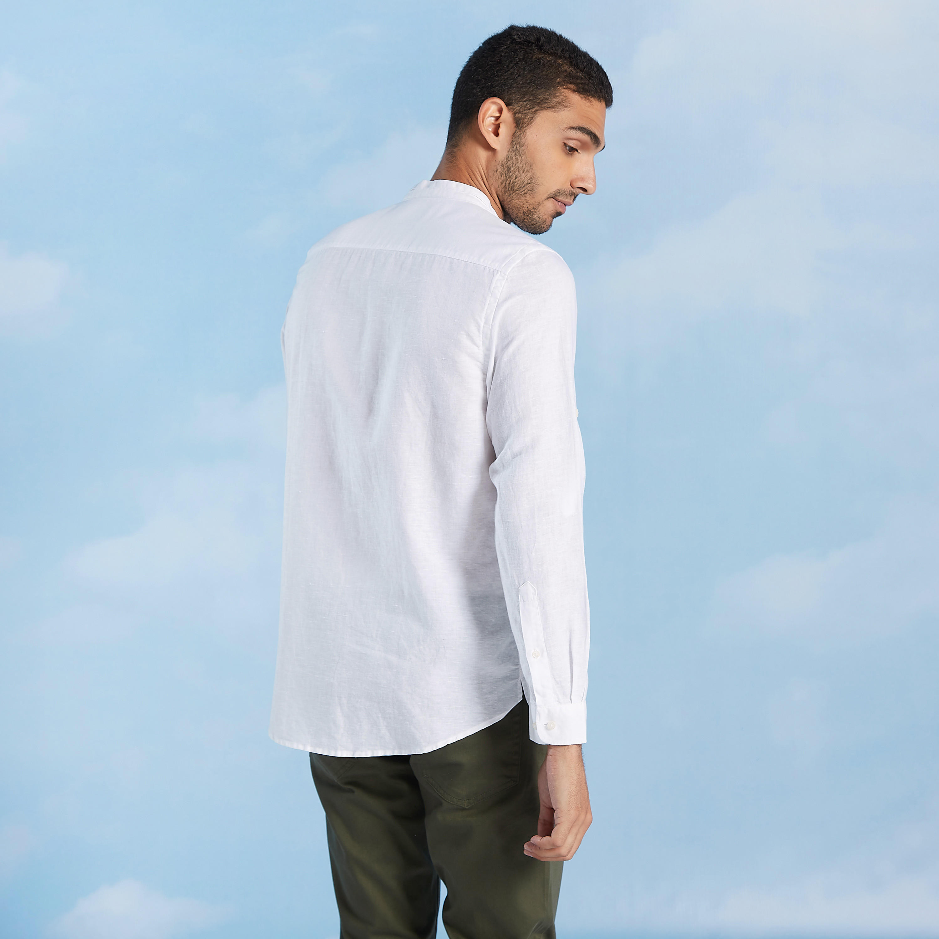 قميص كتّان سادة بياقة ماندارين وأكمام طويلة-men-clothing-shirts-image-4