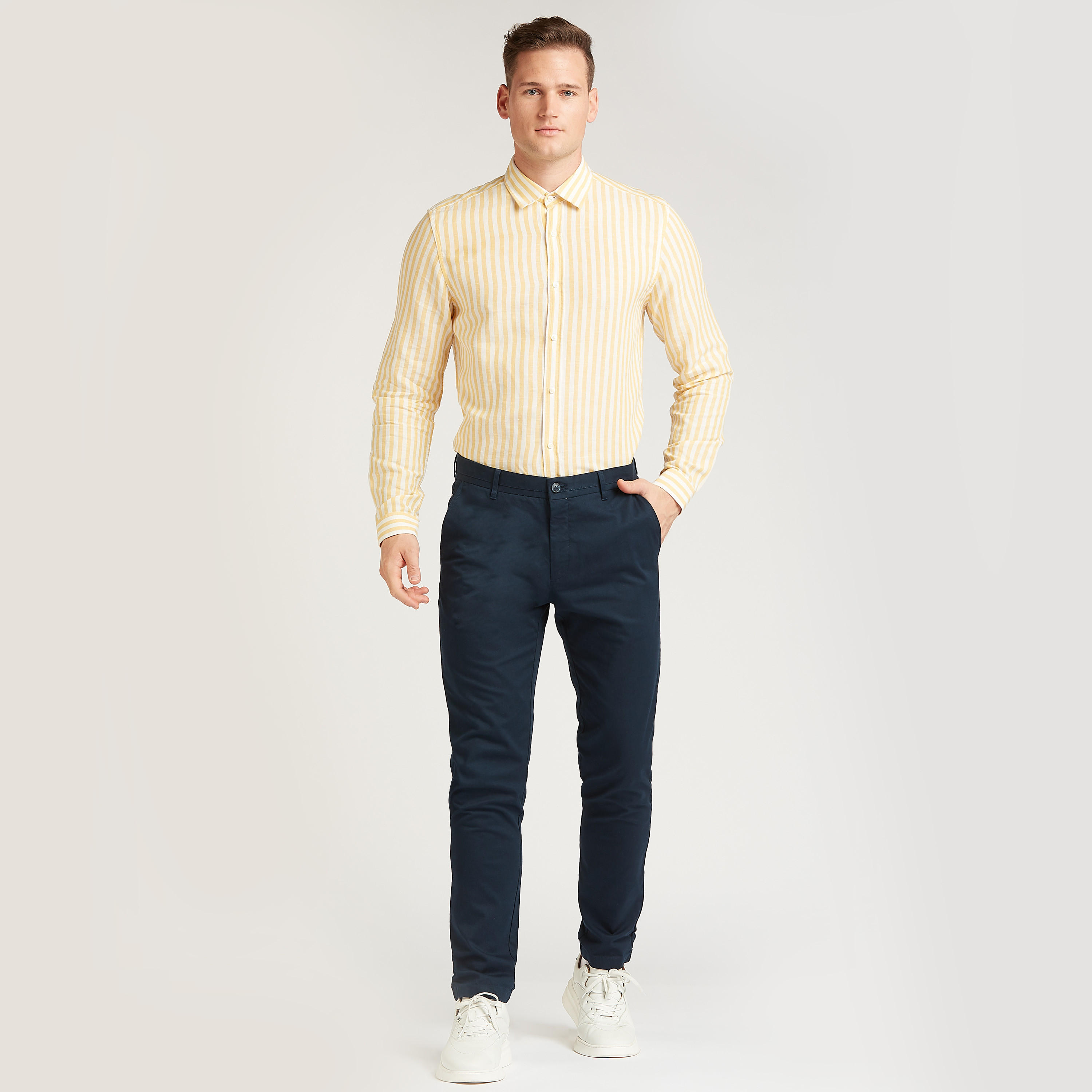 قميص كتّان مخطط بياقة عاديّة وأكمام طويلة-men-clothing-shirts-image-2