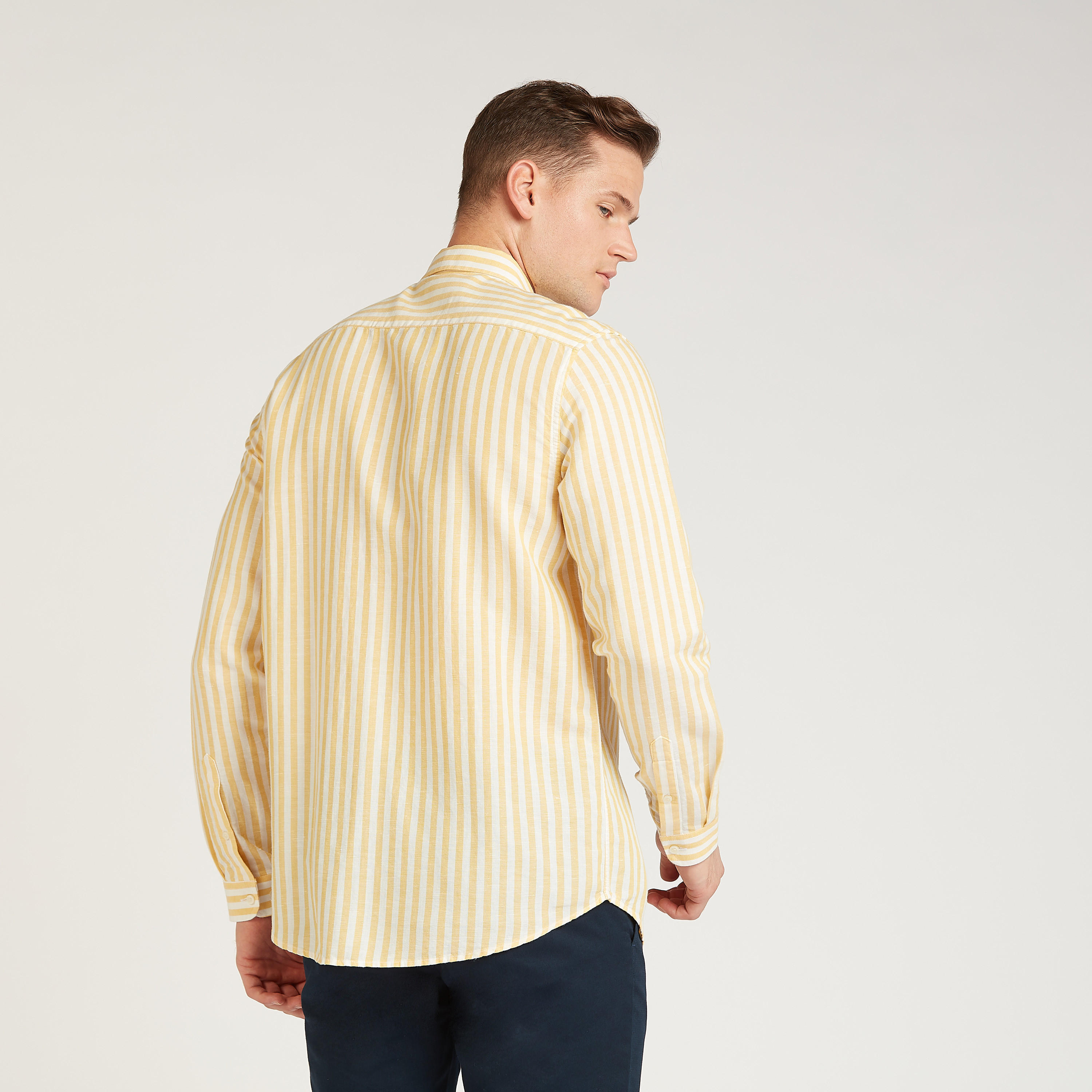 قميص كتّان مخطط بياقة عاديّة وأكمام طويلة-men-clothing-shirts-image-4