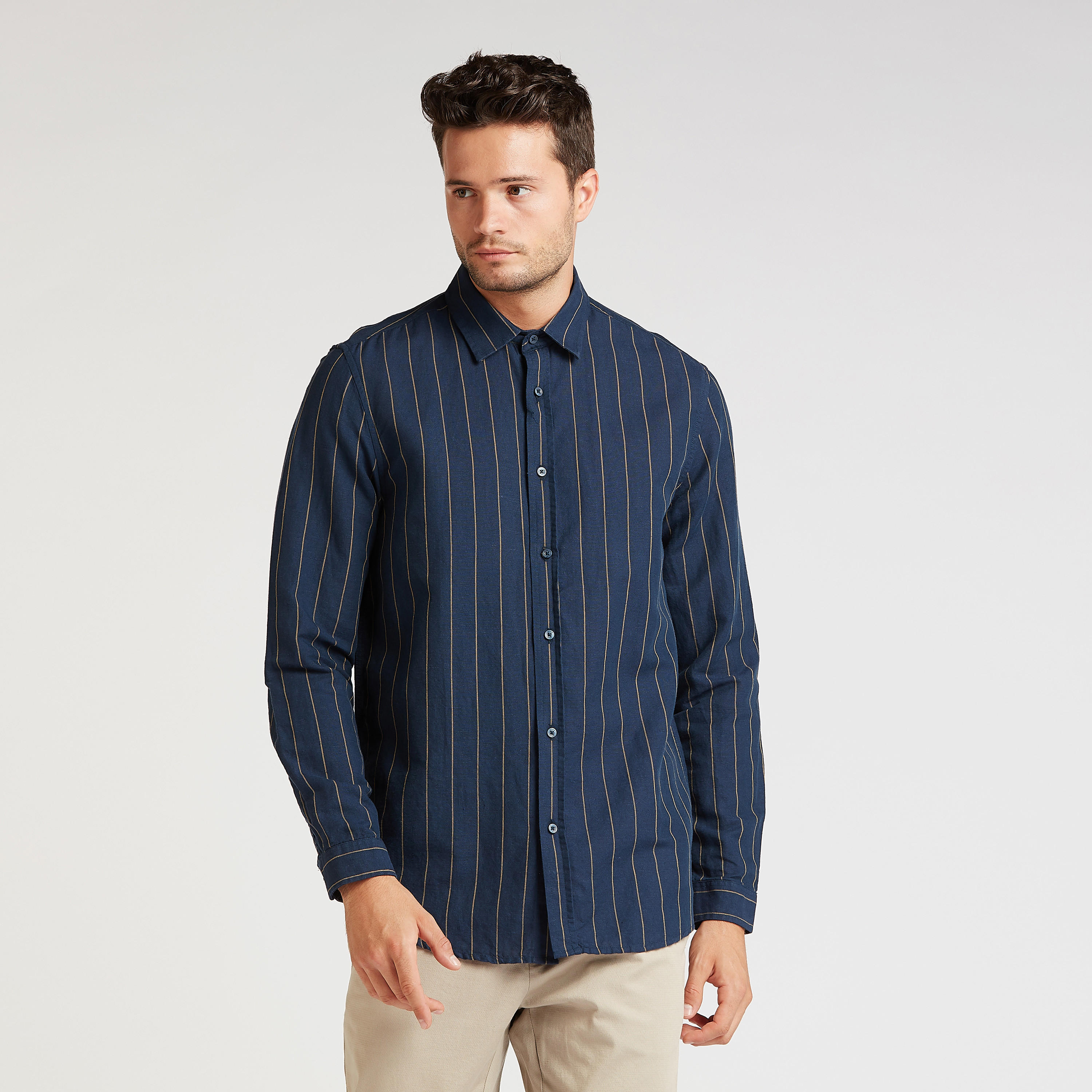 قميص مخطط بياقة عاديّة وأكمام طويلة-men-clothing-shirts-image-1
