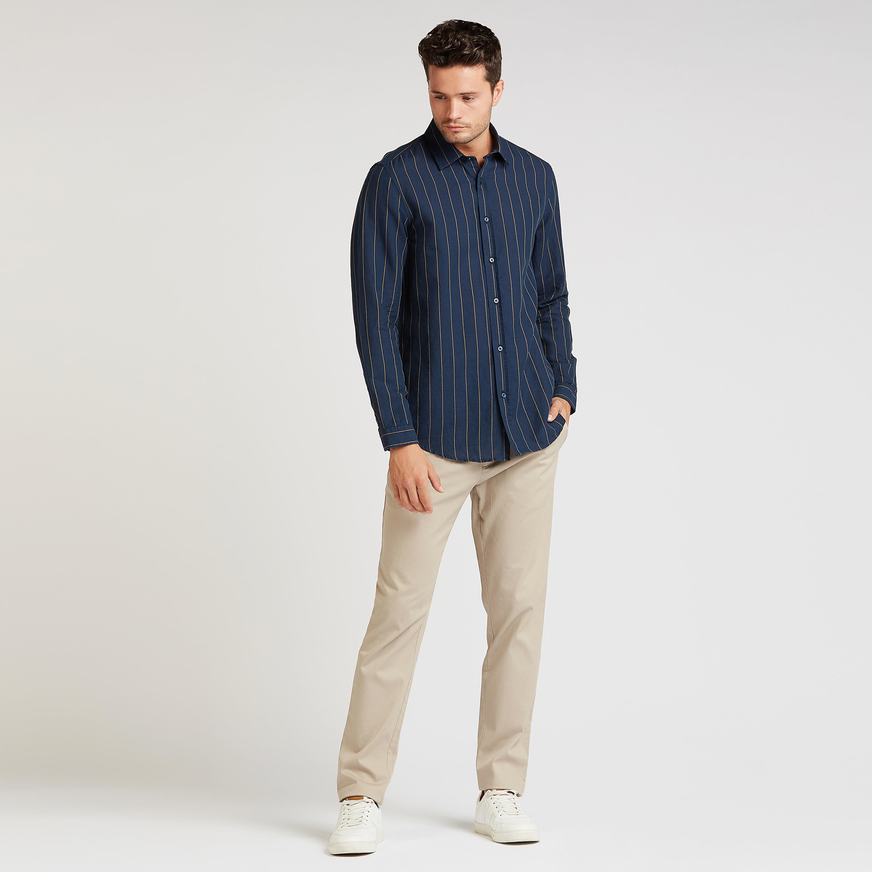 قميص مخطط بياقة عاديّة وأكمام طويلة-men-clothing-shirts-image-2