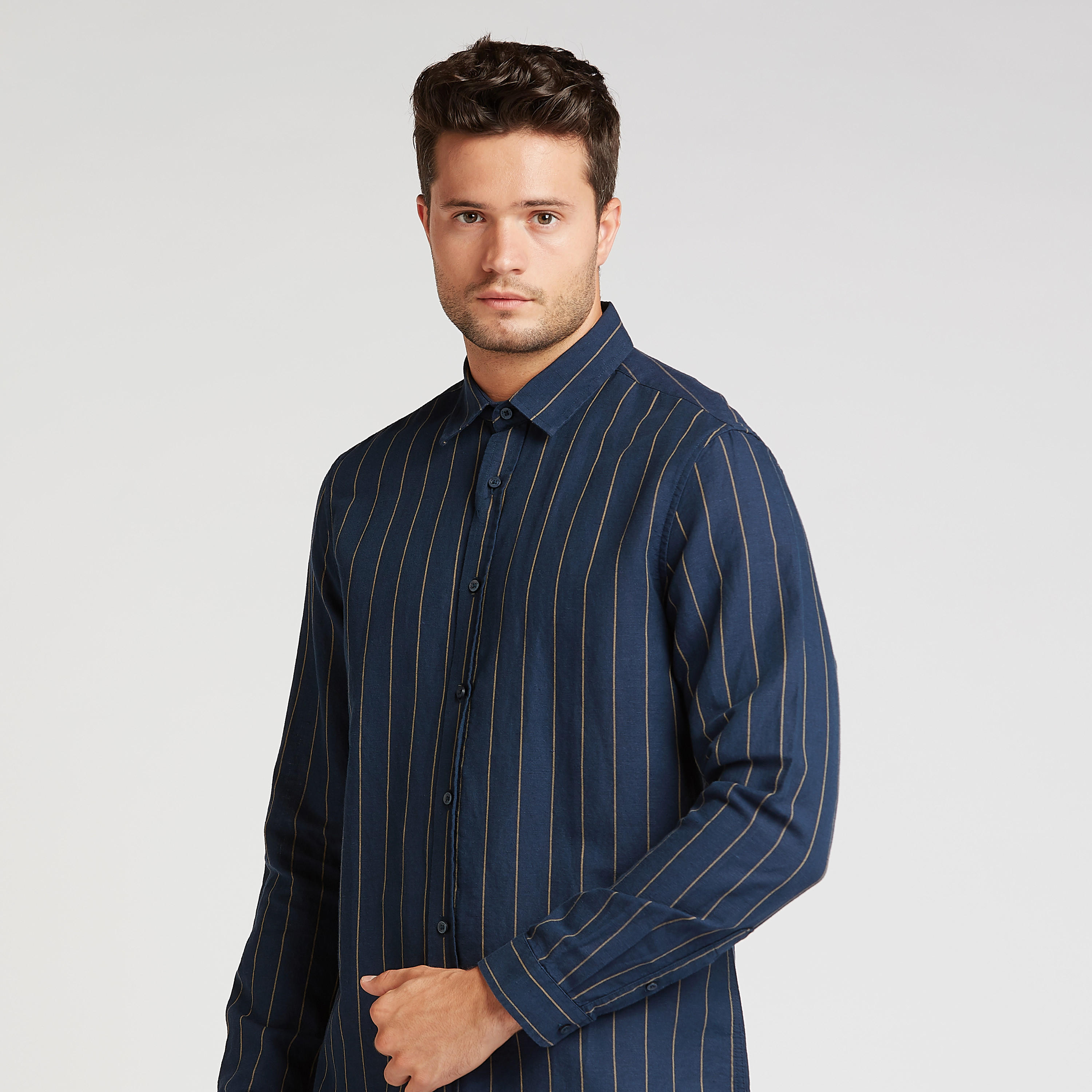 قميص مخطط بياقة عاديّة وأكمام طويلة-men-clothing-shirts-image-3