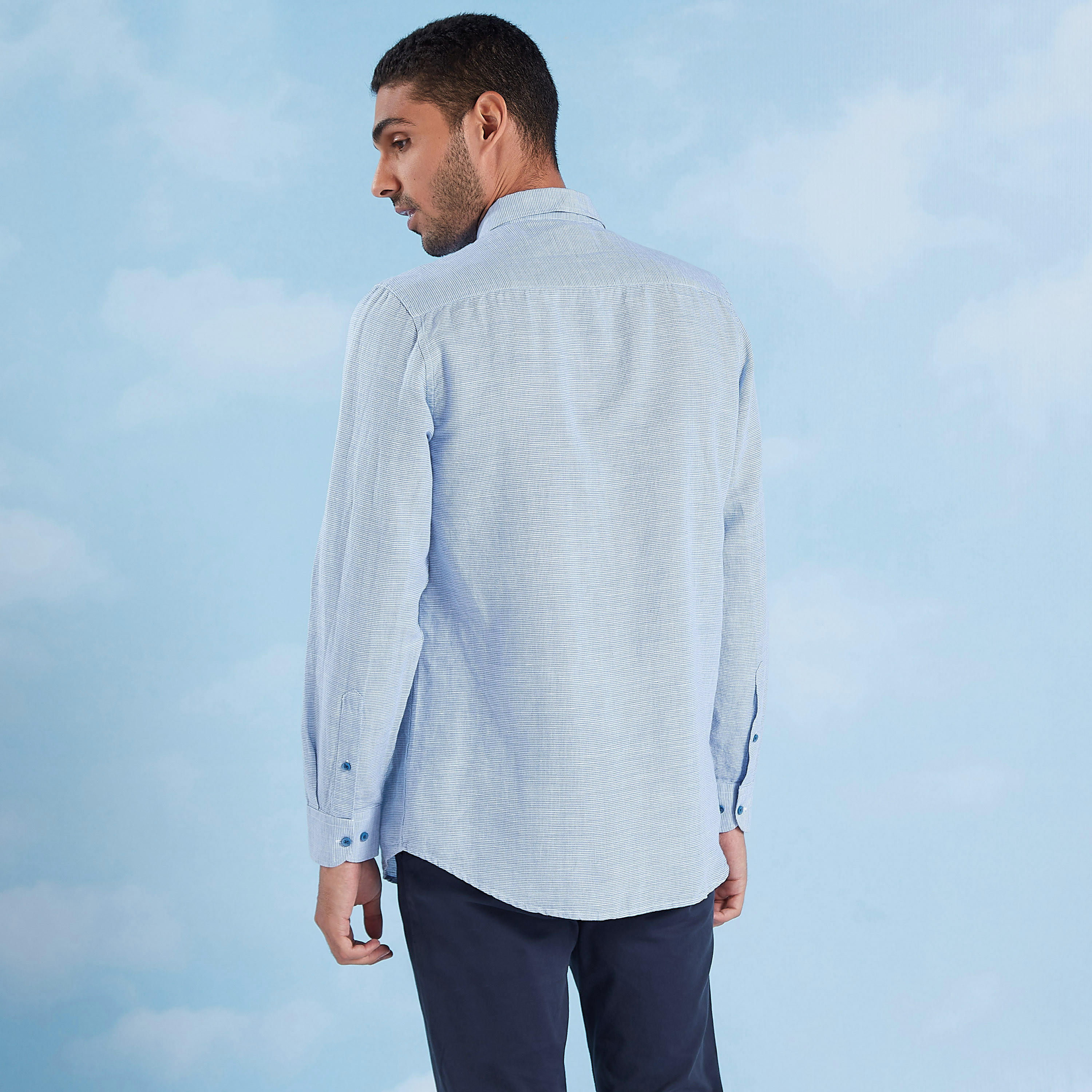 قميص كتّان بارز الملمس بياقة عاديّة وأكمام طويلة-men-clothing-shirts-image-4