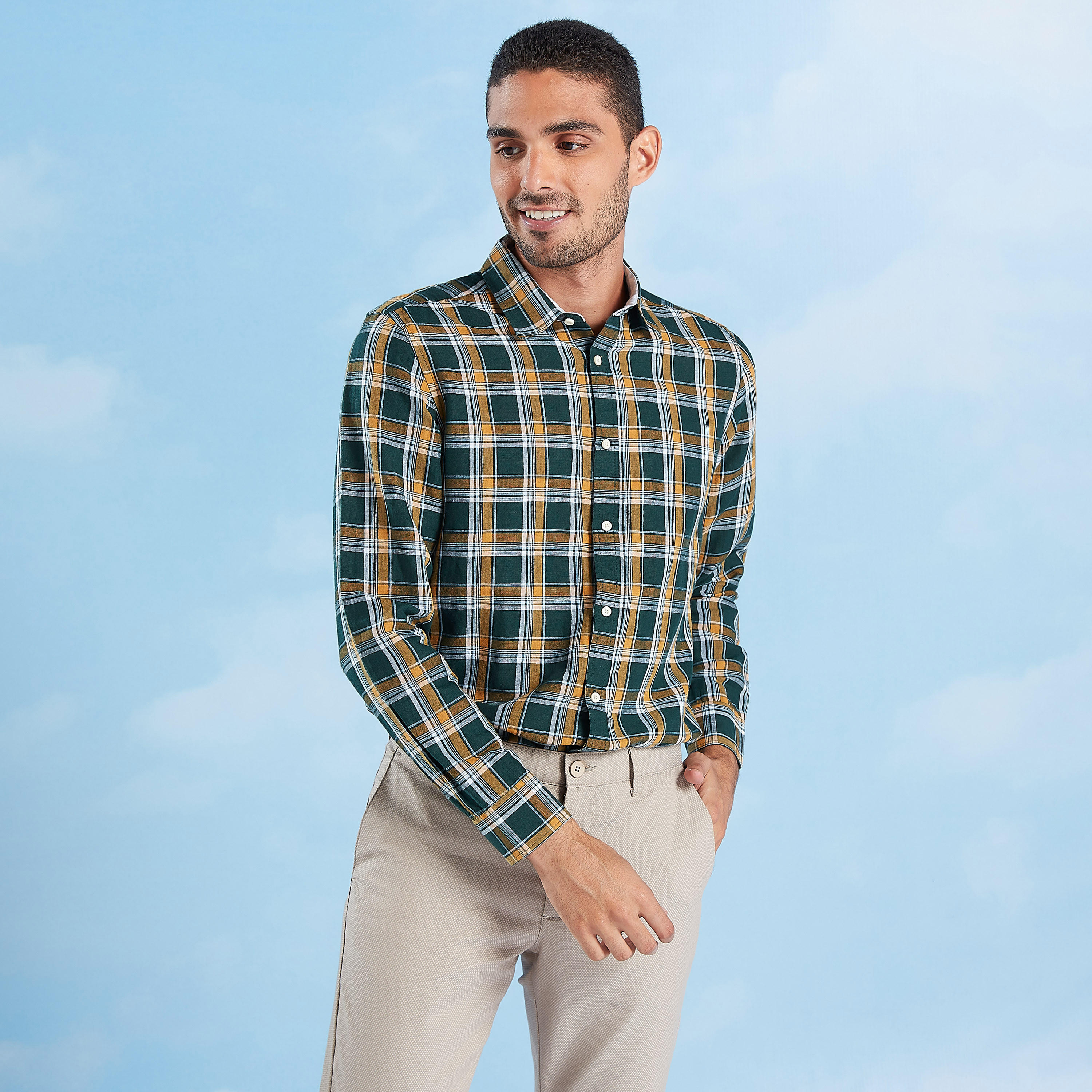 قميص كاروهات بياقة عادية وأكمام طويلة-men-clothing-shirts-image-1
