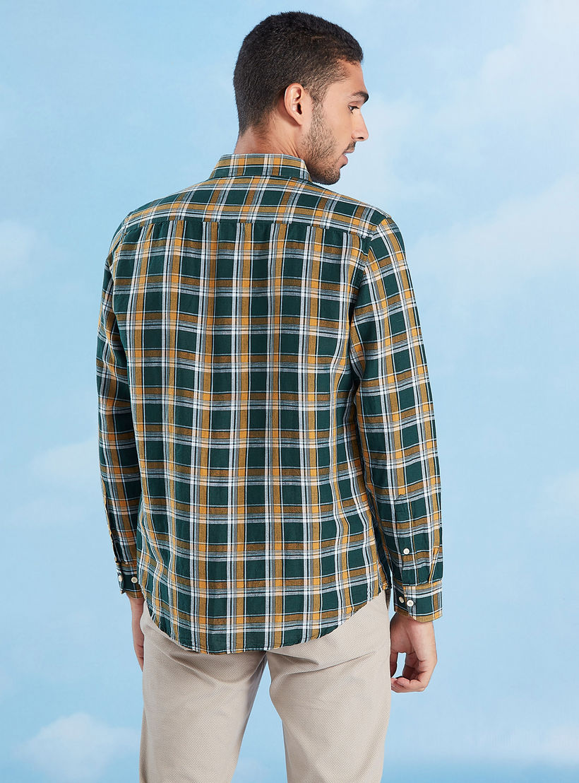 قميص كاروهات بياقة عادية وأكمام طويلة-men-clothing-shirts-image-4