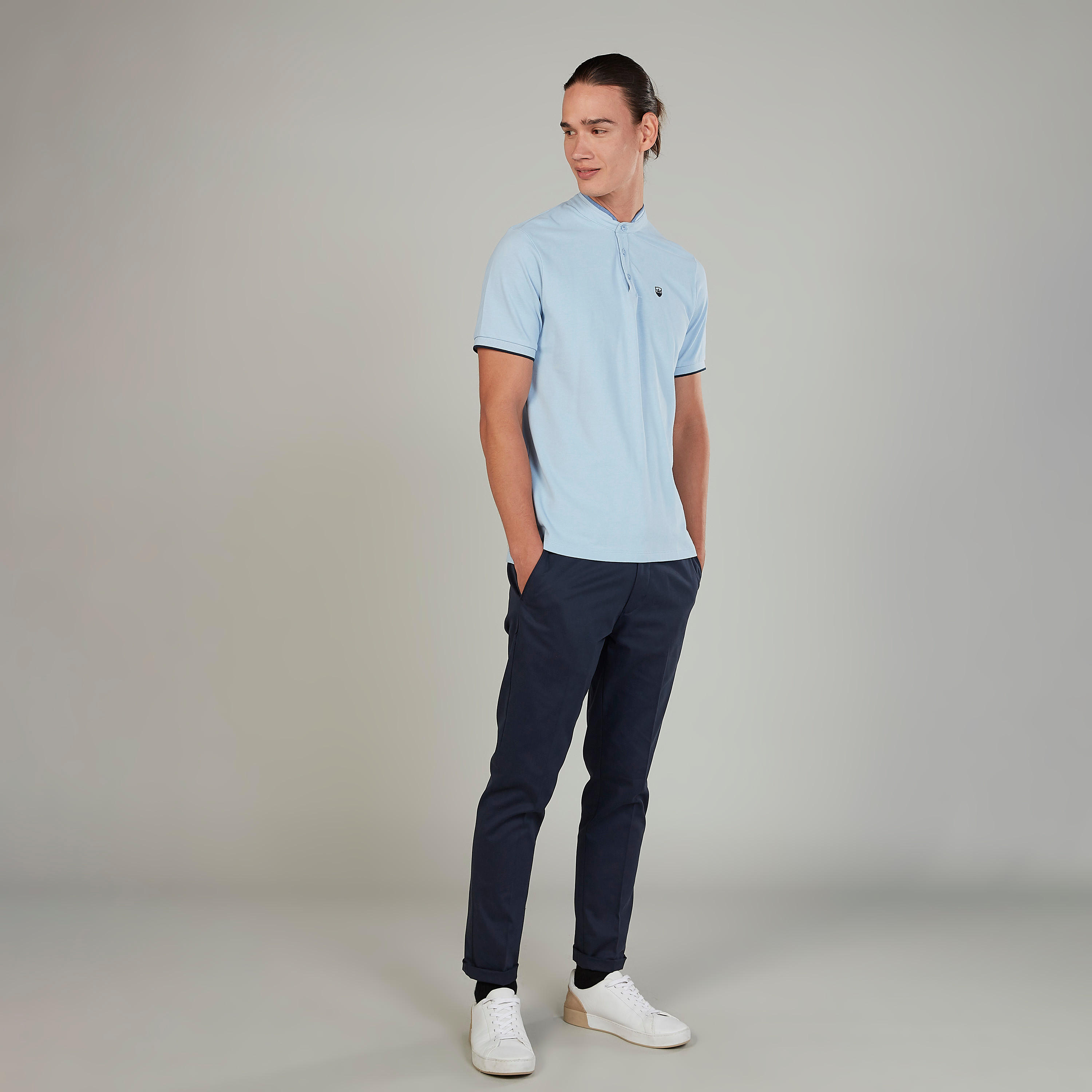 تيشيرت سادة بياقة ماندراين وأكمام قصيرة-men-clothing-tshirtsandpolos-polos-image-4
