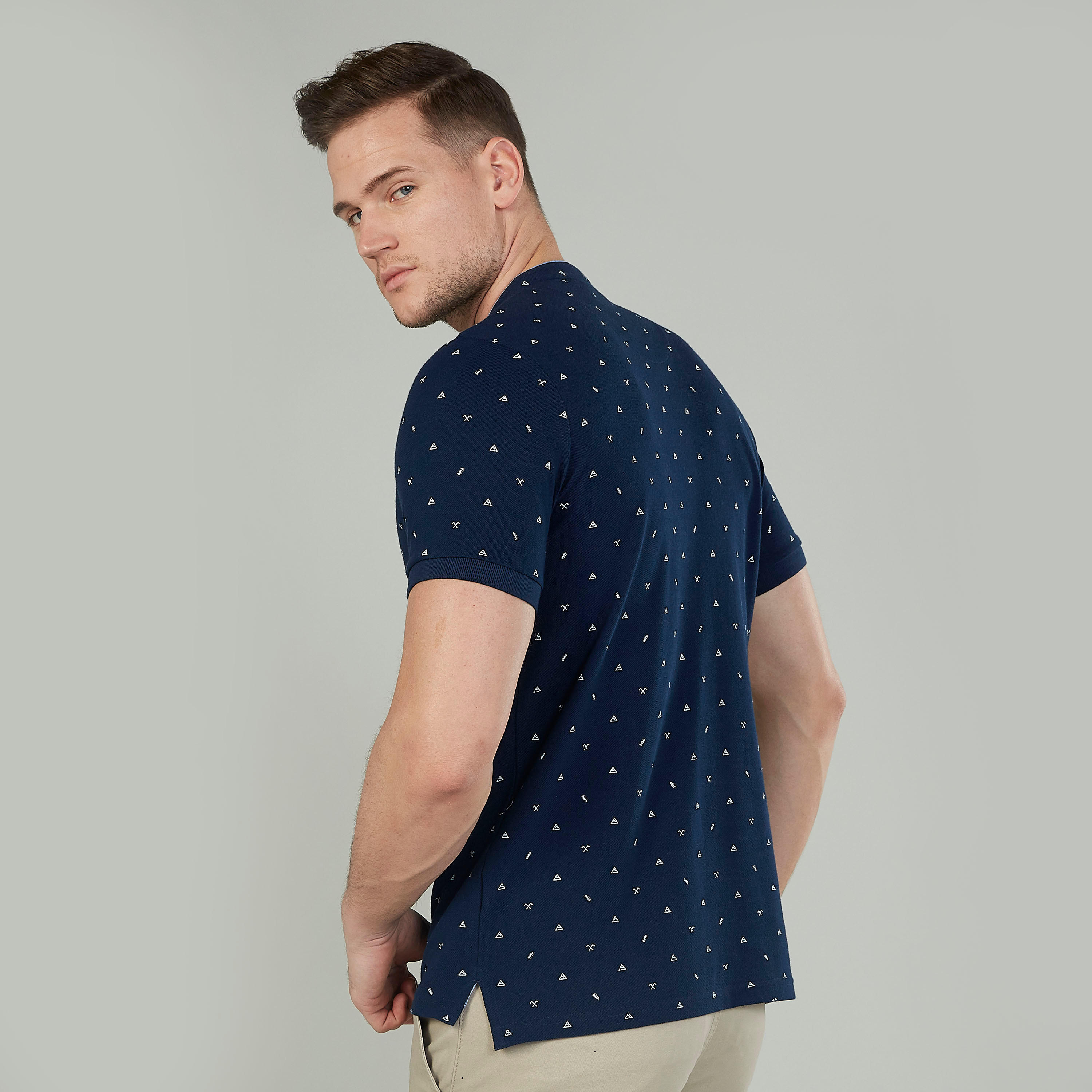 تيشيرت سليم بارز الملمس بياقة هينلي وأكمام قصيرة-men-clothing-tshirtsandpolos-polos-image-2