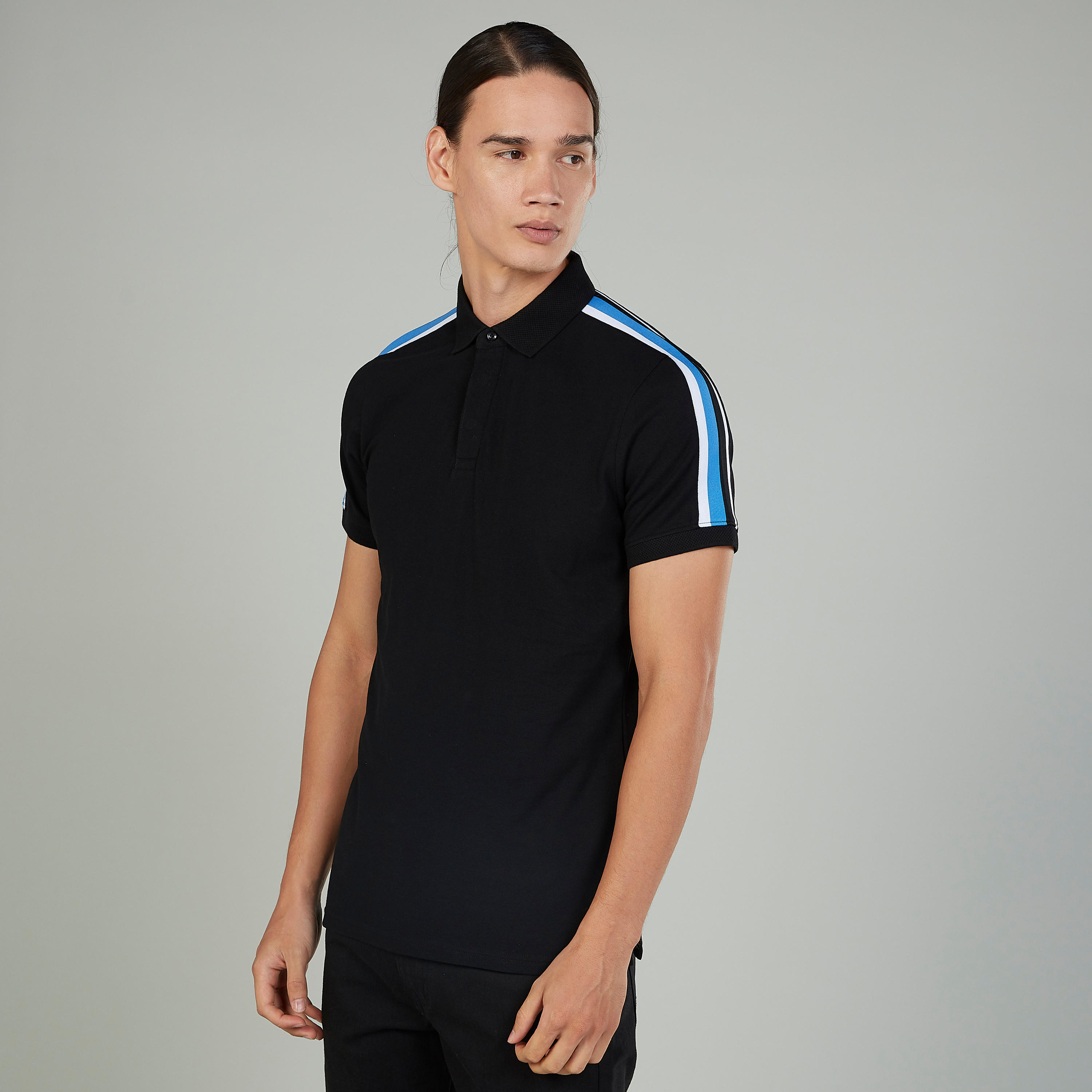 تيشيرت بولو سليم سادة بتفاصيل شريطة-men-clothing-tshirtsandpolos-polos-image-1