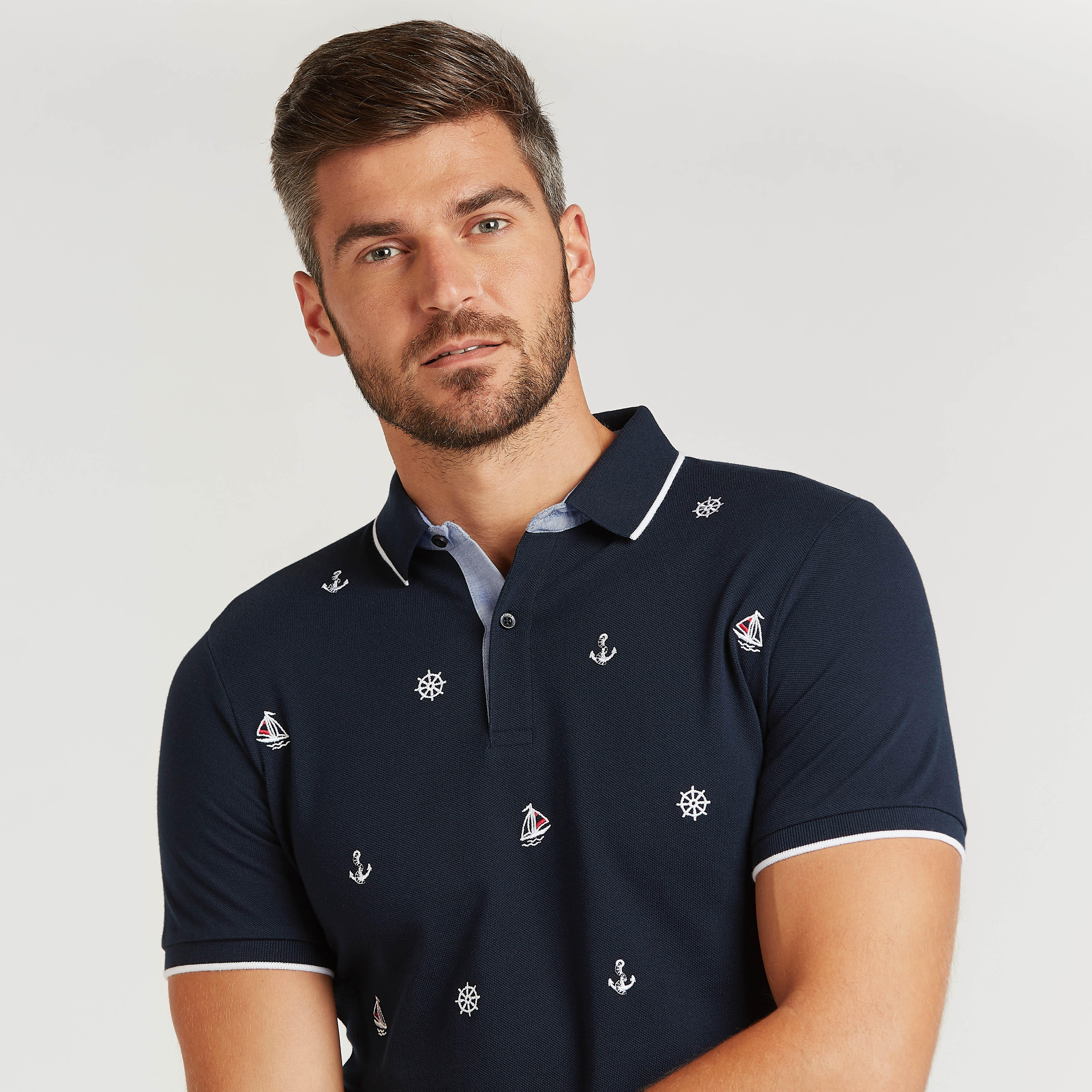 تيشيرت بولو سليم مطرز بأكمام قصيرة-men-clothing-tshirtsandpolos-polos-image-3