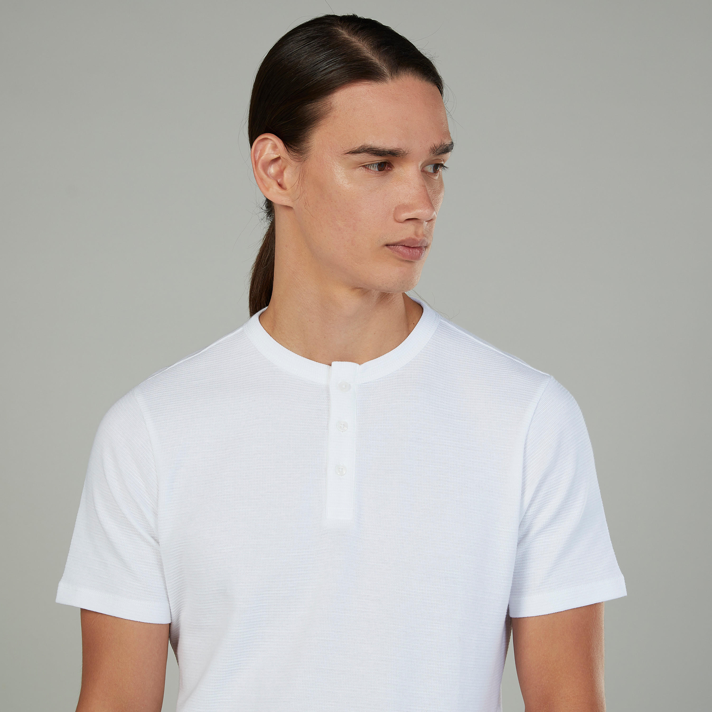 تيشيرت سليم بارز الملمس بياقة هينلي وأكمام قصيرة-men-clothing-tshirtsandpolos-tshirts-image-3