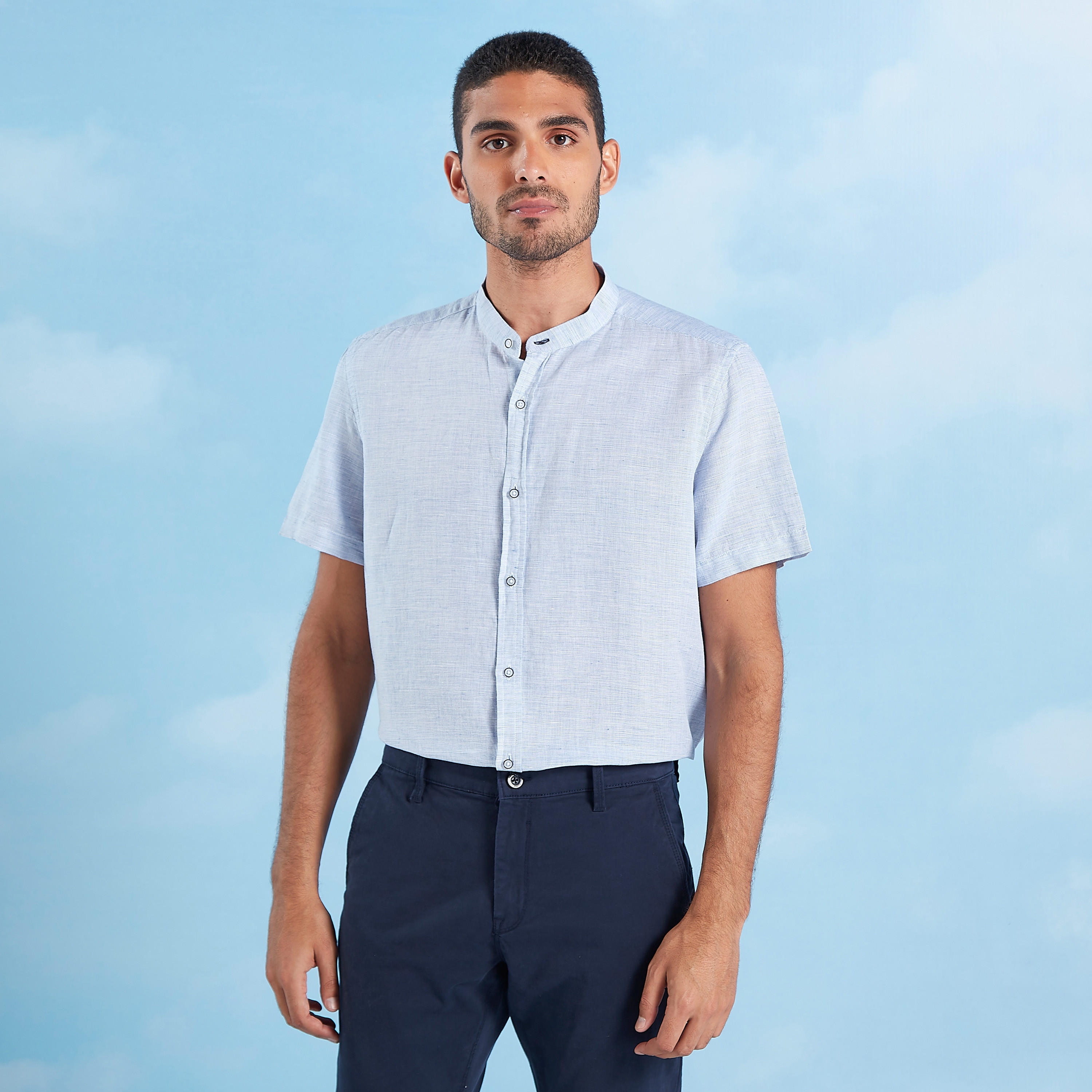 قميص كتّان سادة بياقة ماندارين وأكمام قصيرة-men-clothing-shirts-image-3