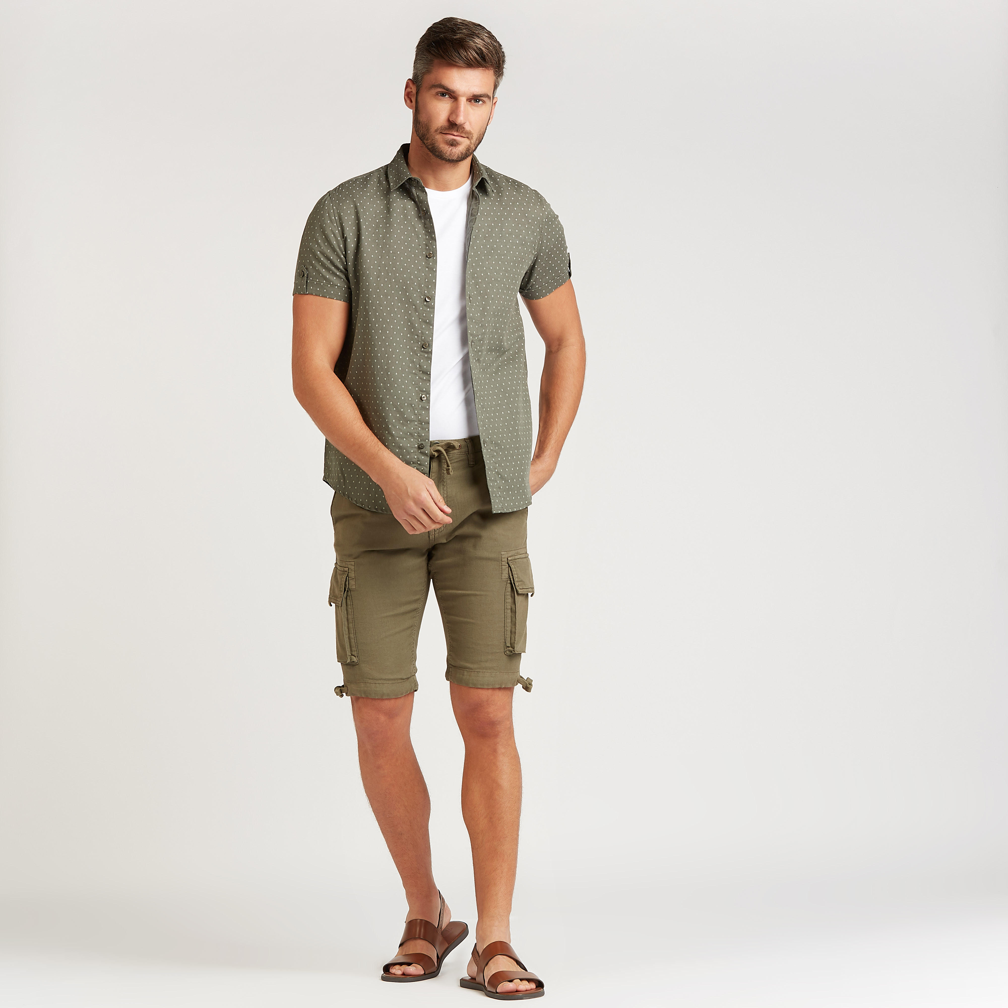 قميص كتّان مستدام بياقة ماندارين وأكمام قصيرة وطبعات-men-clothing-shirts-image-6