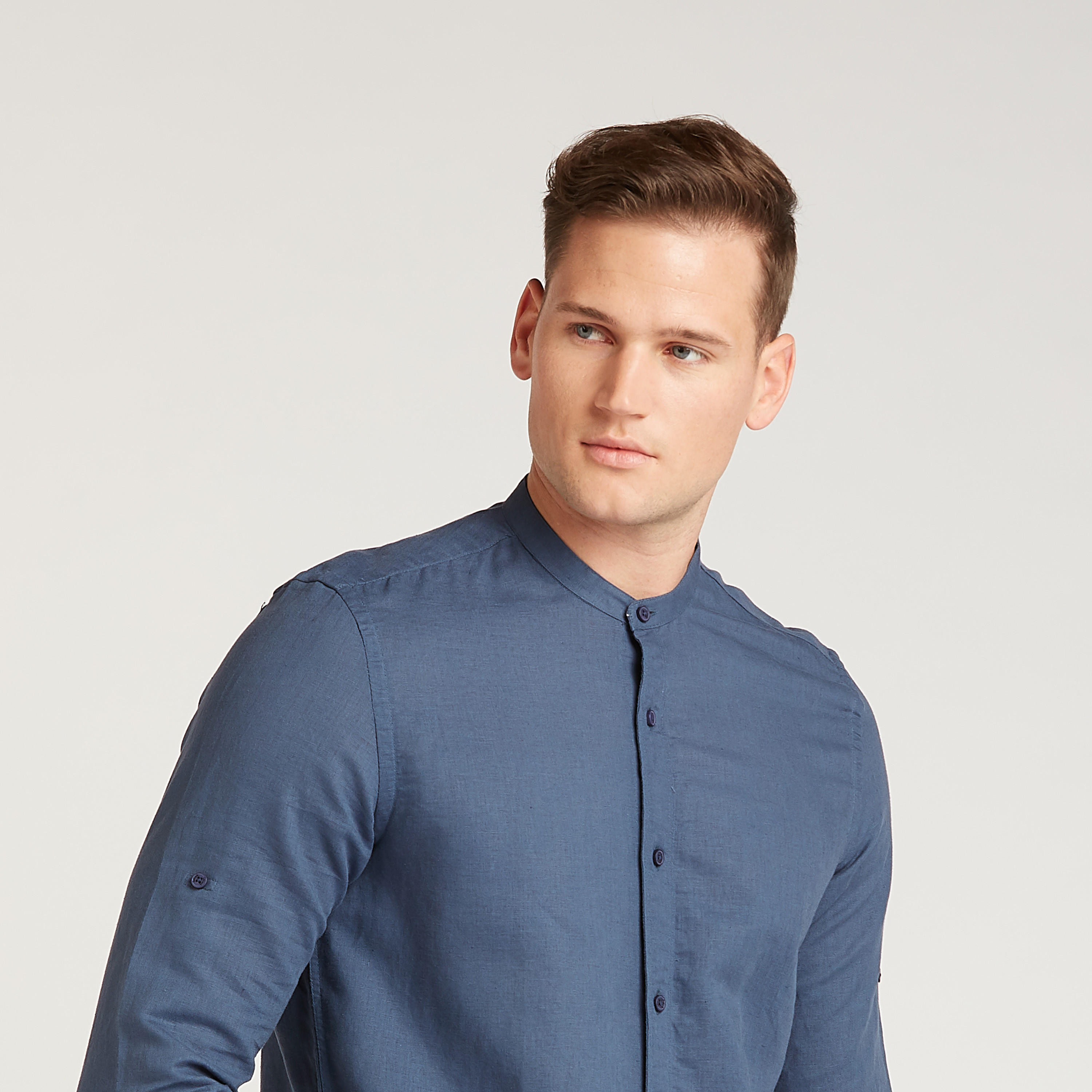 قميص كتّان مستدام سادة بياقة ماندارين وأكمام قصيرة-men-clothing-shirts-image-12