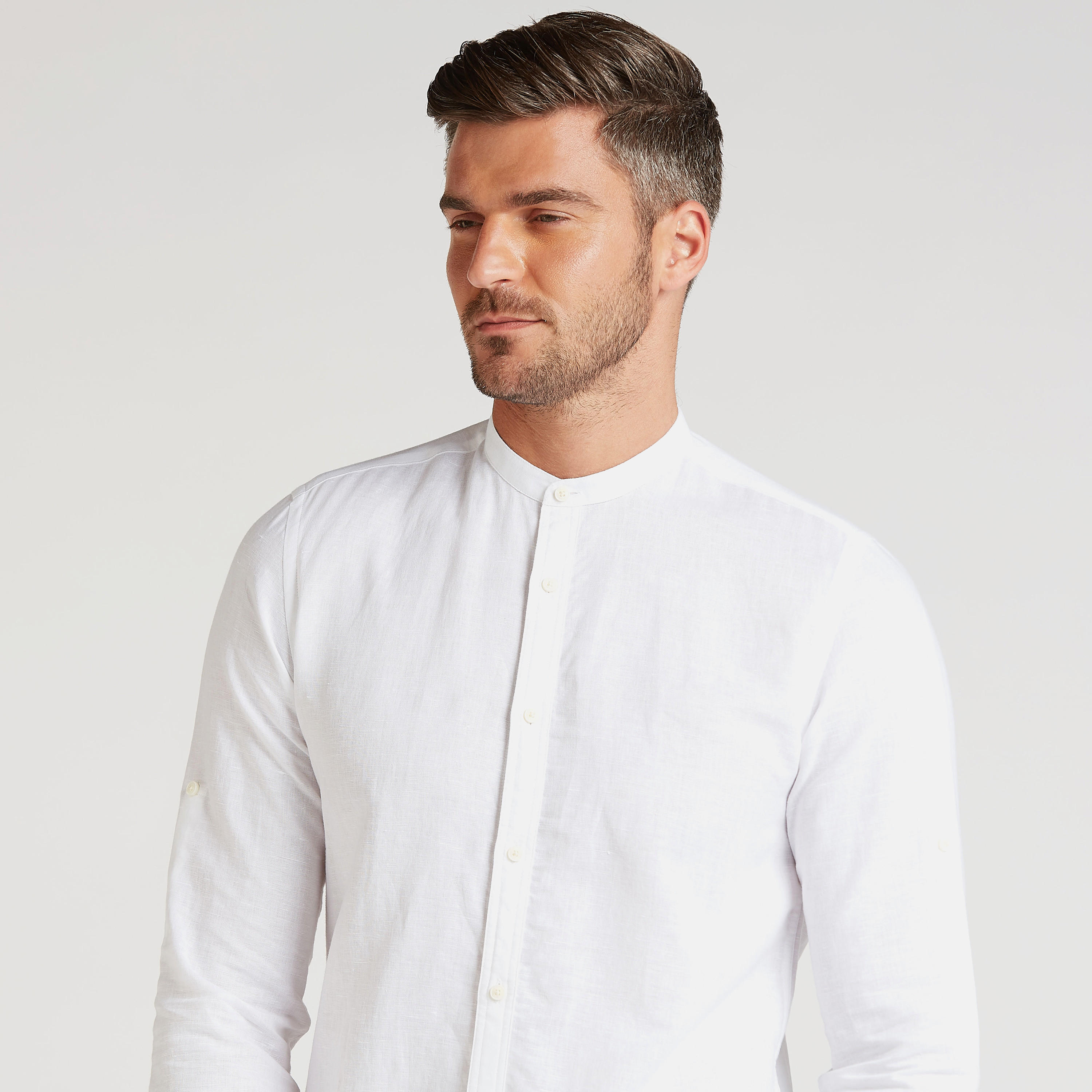 قميص كتّان مستدام سادة بياقة ماندارين وأكمام قصيرة-men-clothing-shirts-image-3