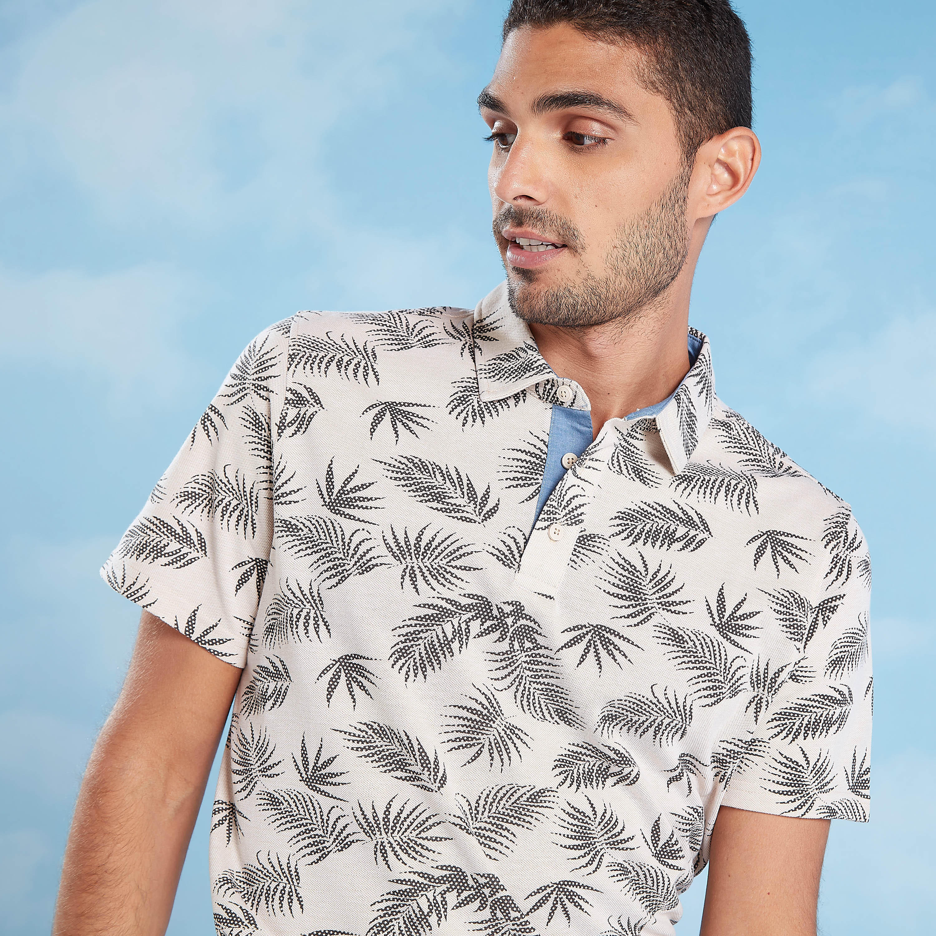 تيشيرت بولو بطبعات تروبيكال وأكمام قصيرة-men-clothing-tshirtsandpolos-polos-image-1